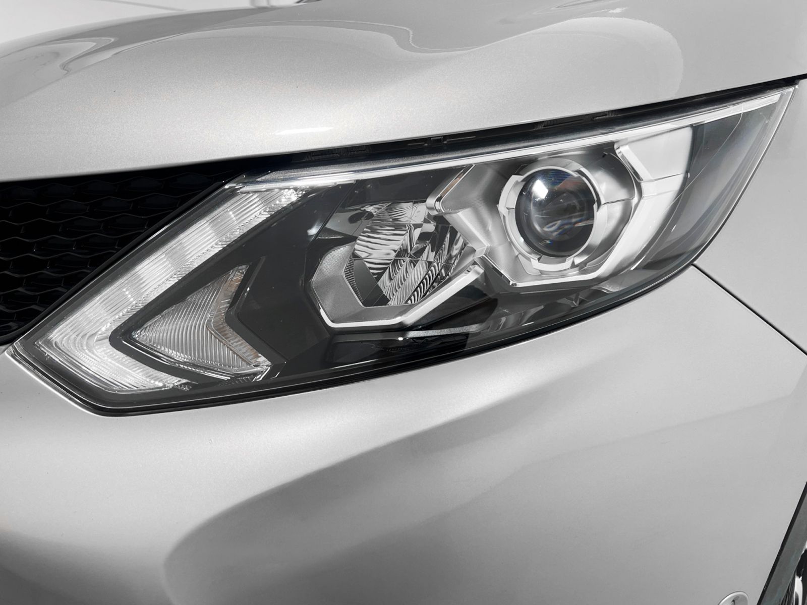 Nissan Qashqai dCi 130 Visia 4x2 XTronic - foto 25