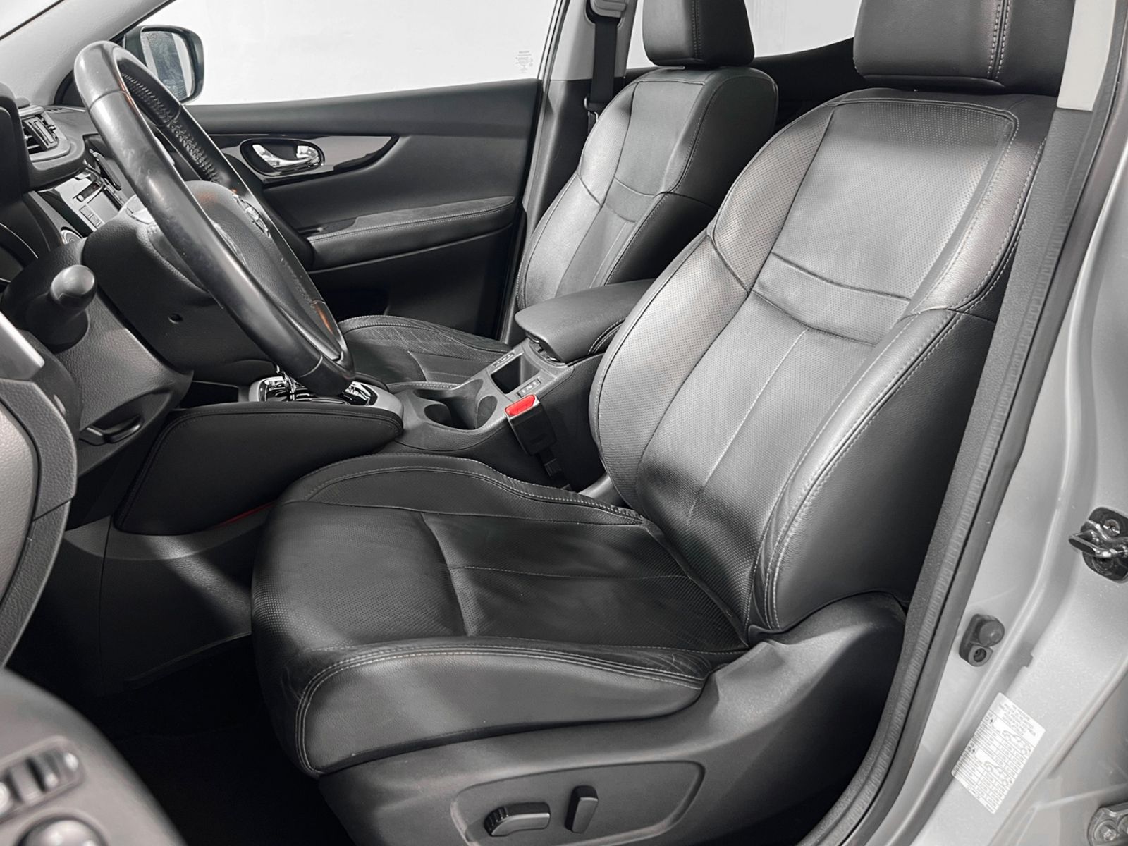 Nissan Qashqai dCi 130 Visia 4x2 XTronic - foto 23