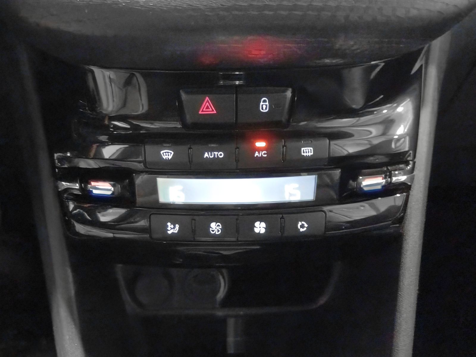 Peugeot 2008 PureTech 110 Allure - foto 22
