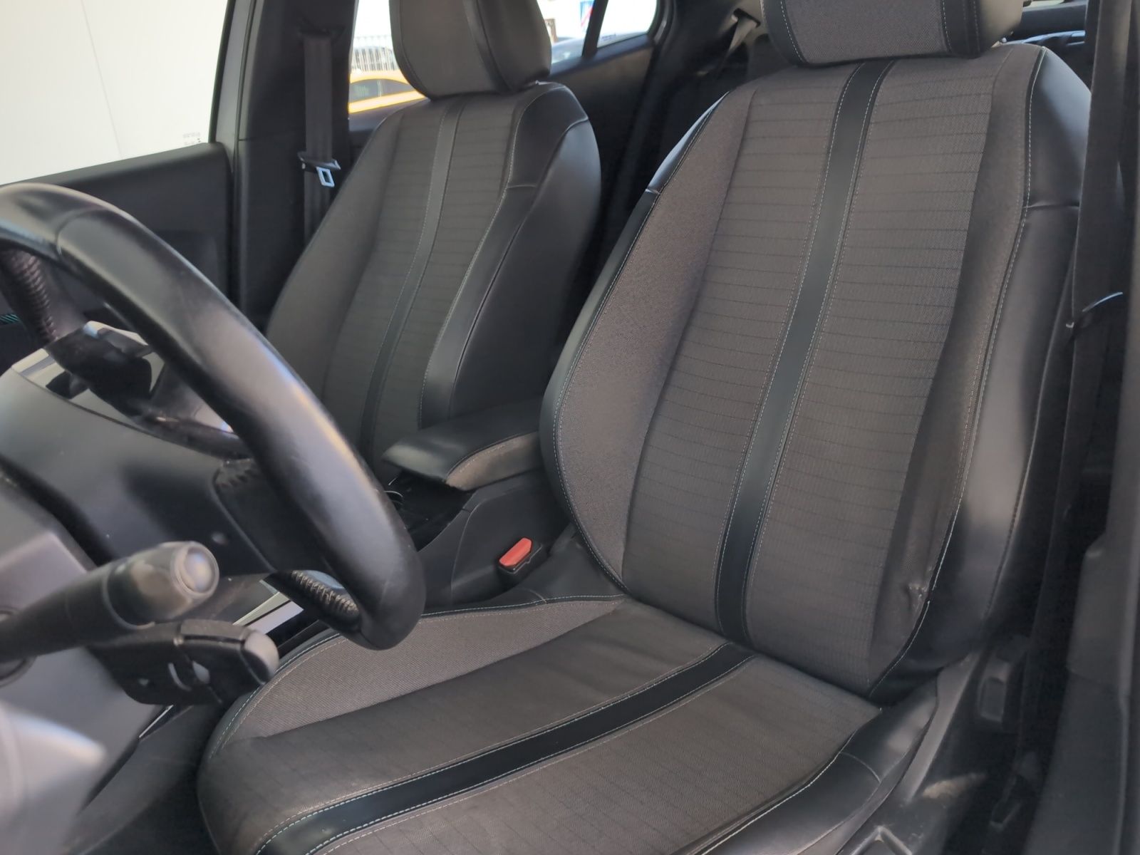 Peugeot 2008 BlueHDi 110 Allure Pack - foto 22