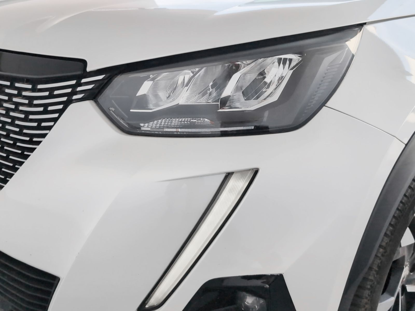 Peugeot 2008 BlueHDi 110 Allure Pack - foto 24