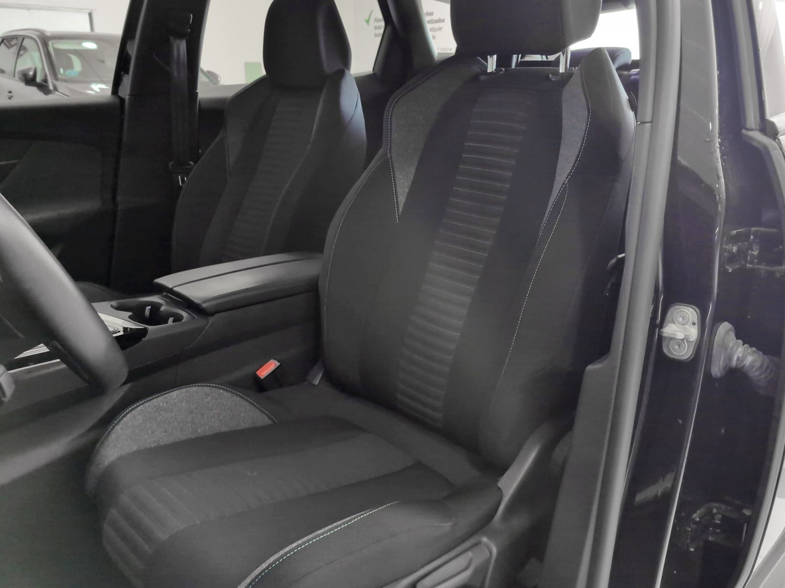 Peugeot 3008 Hybrid 180 Active Pack e-EAT8 - foto 22