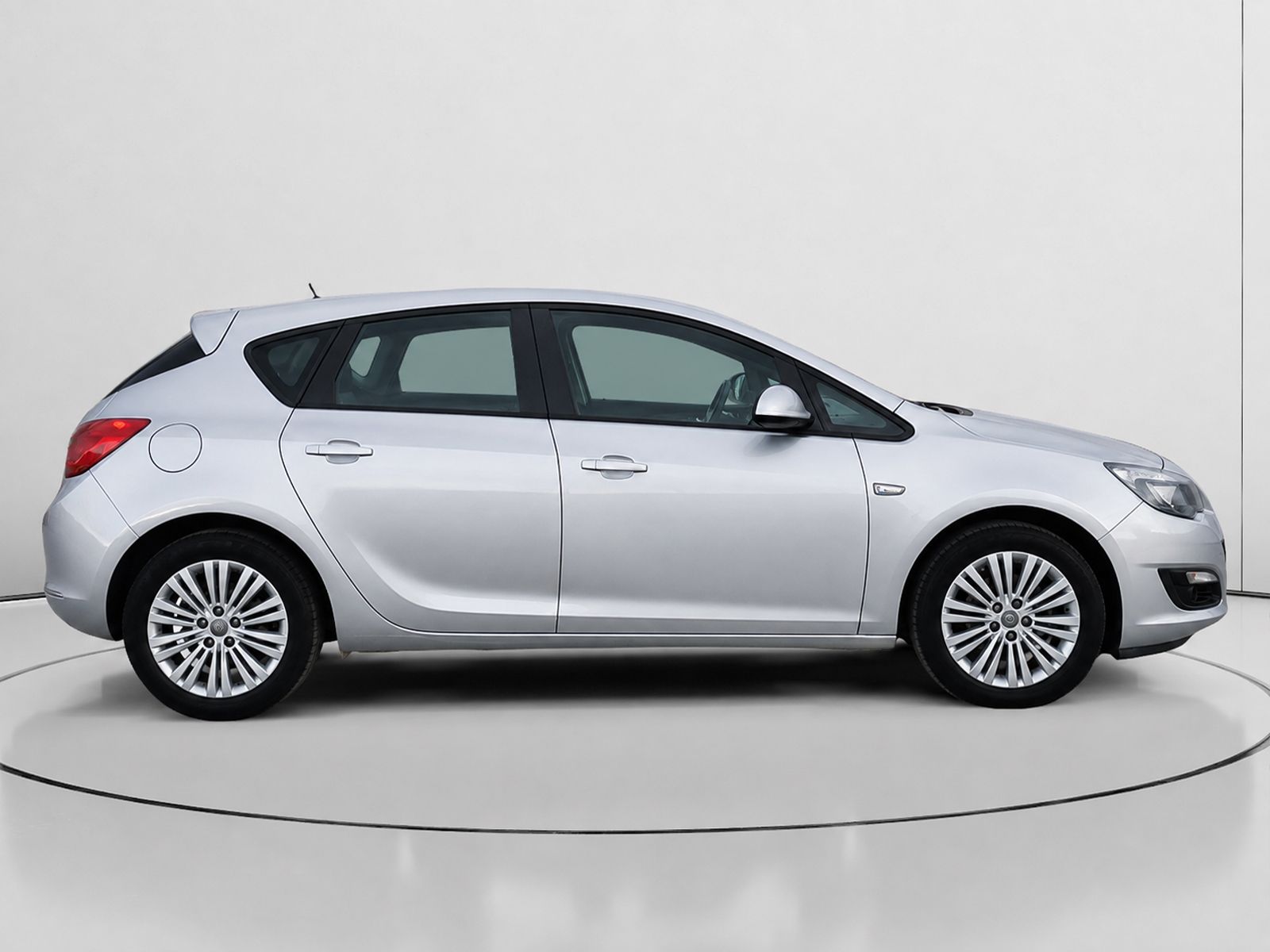 Opel Astra 1.6 CDTi Selective - foto 2