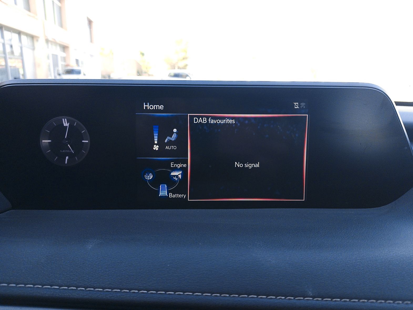 Lexus UX 250h Business 2WD - foto 17