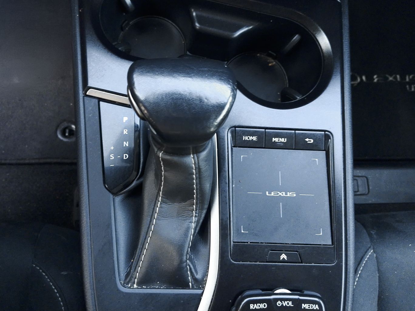 Lexus UX 250h Business 2WD - foto 15