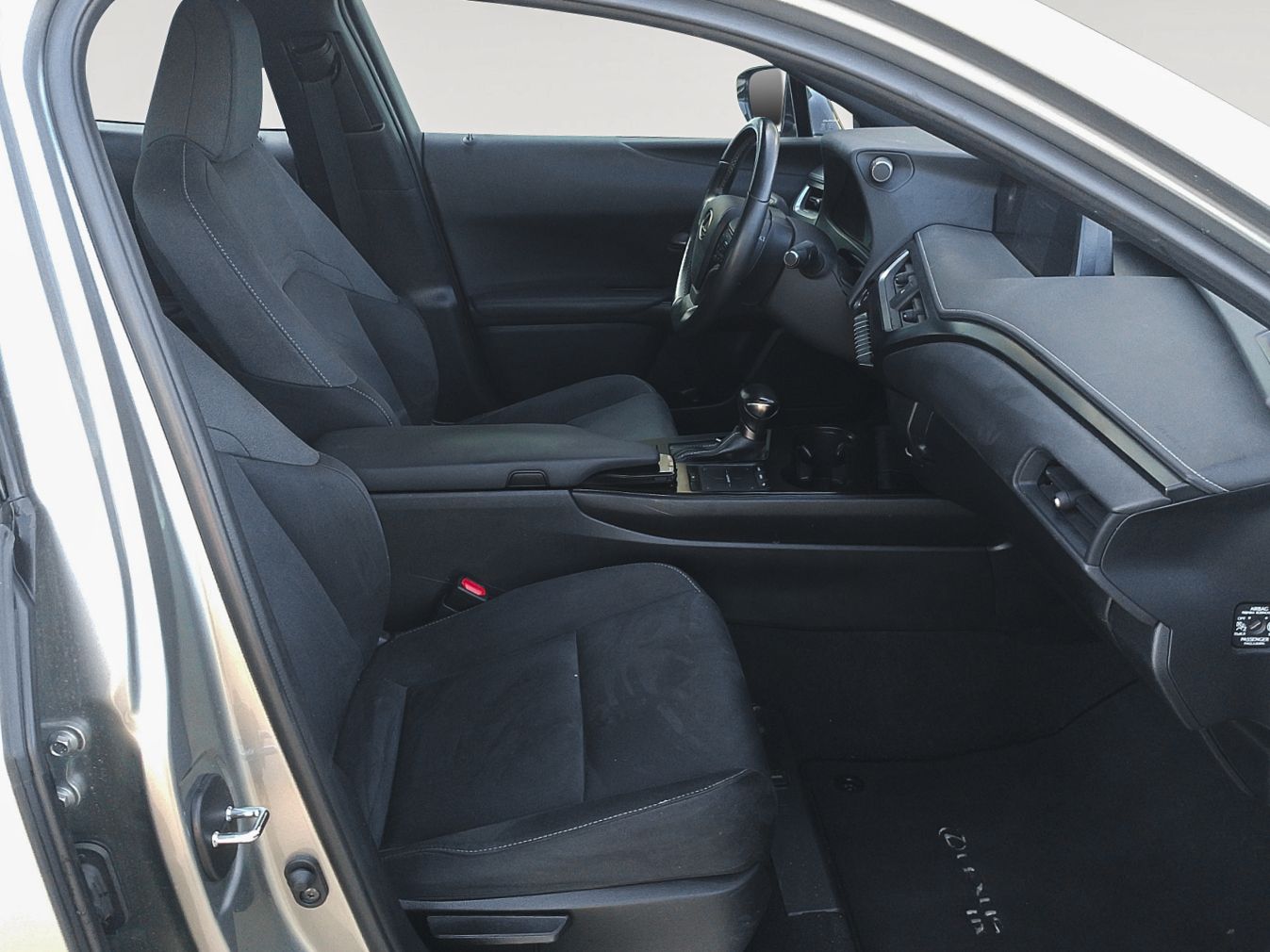 Lexus UX 250h Business 2WD - foto 13