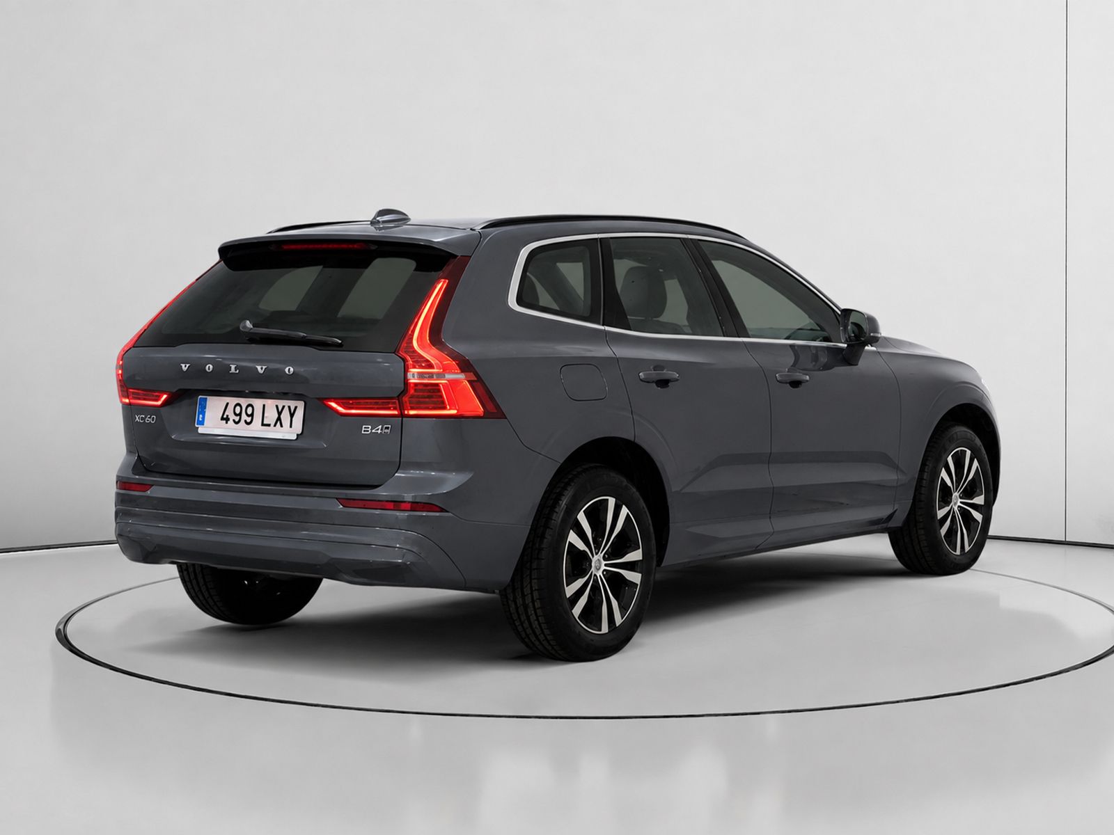 Volvo XC60 B4 D Momentum Pro AWD - foto 3