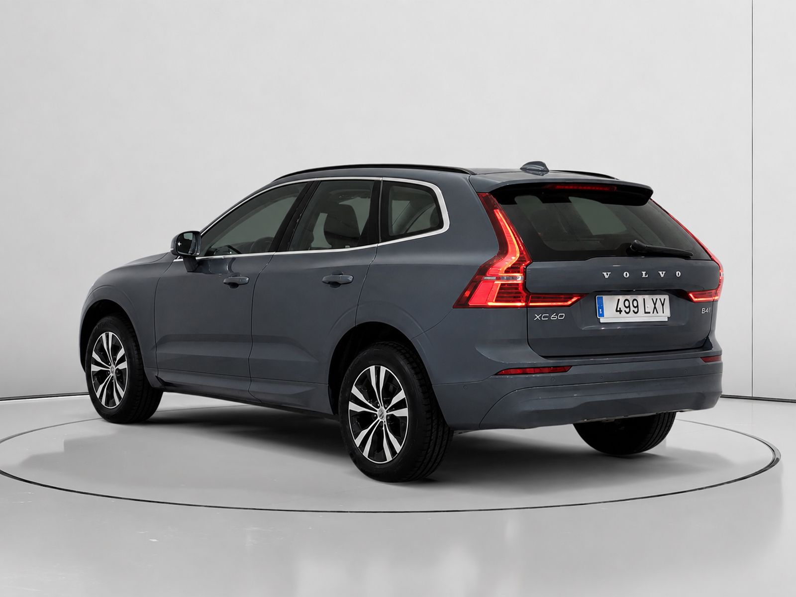 Volvo XC60 B4 D Momentum Pro AWD - foto 5