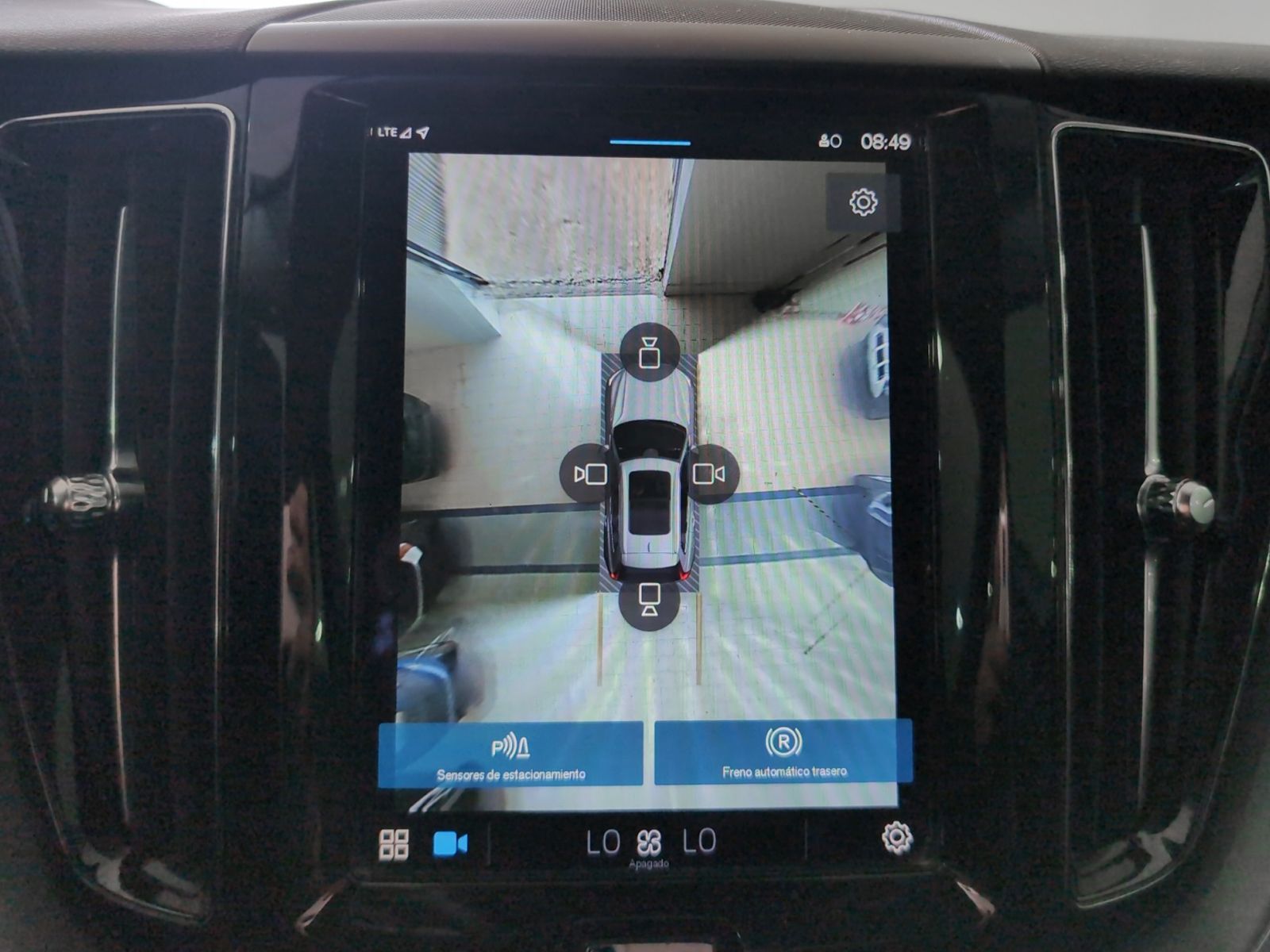 Volvo XC60 B4 D Momentum Pro AWD - foto 22