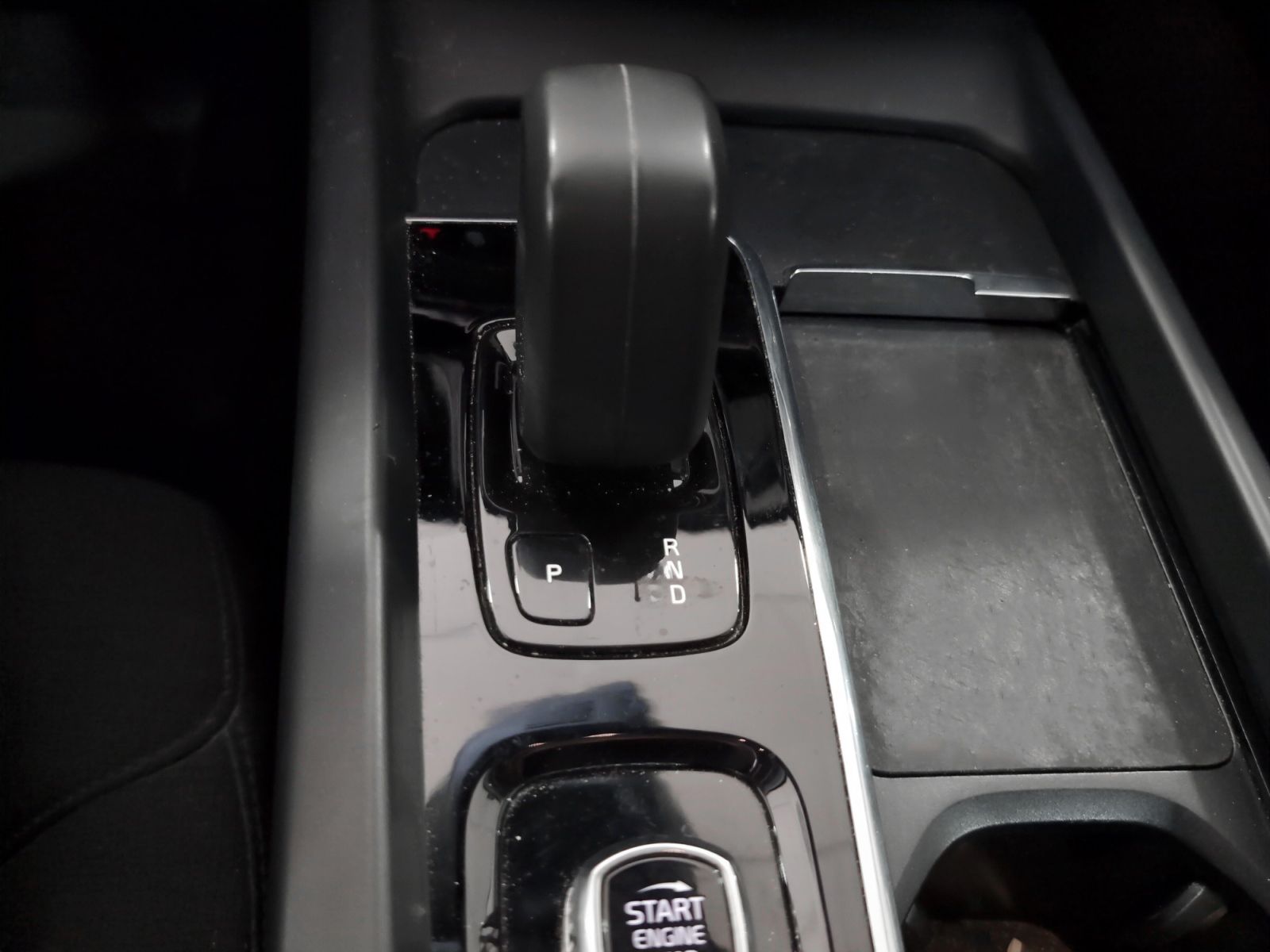 Volvo XC60 B4 D Momentum Pro AWD - foto 16