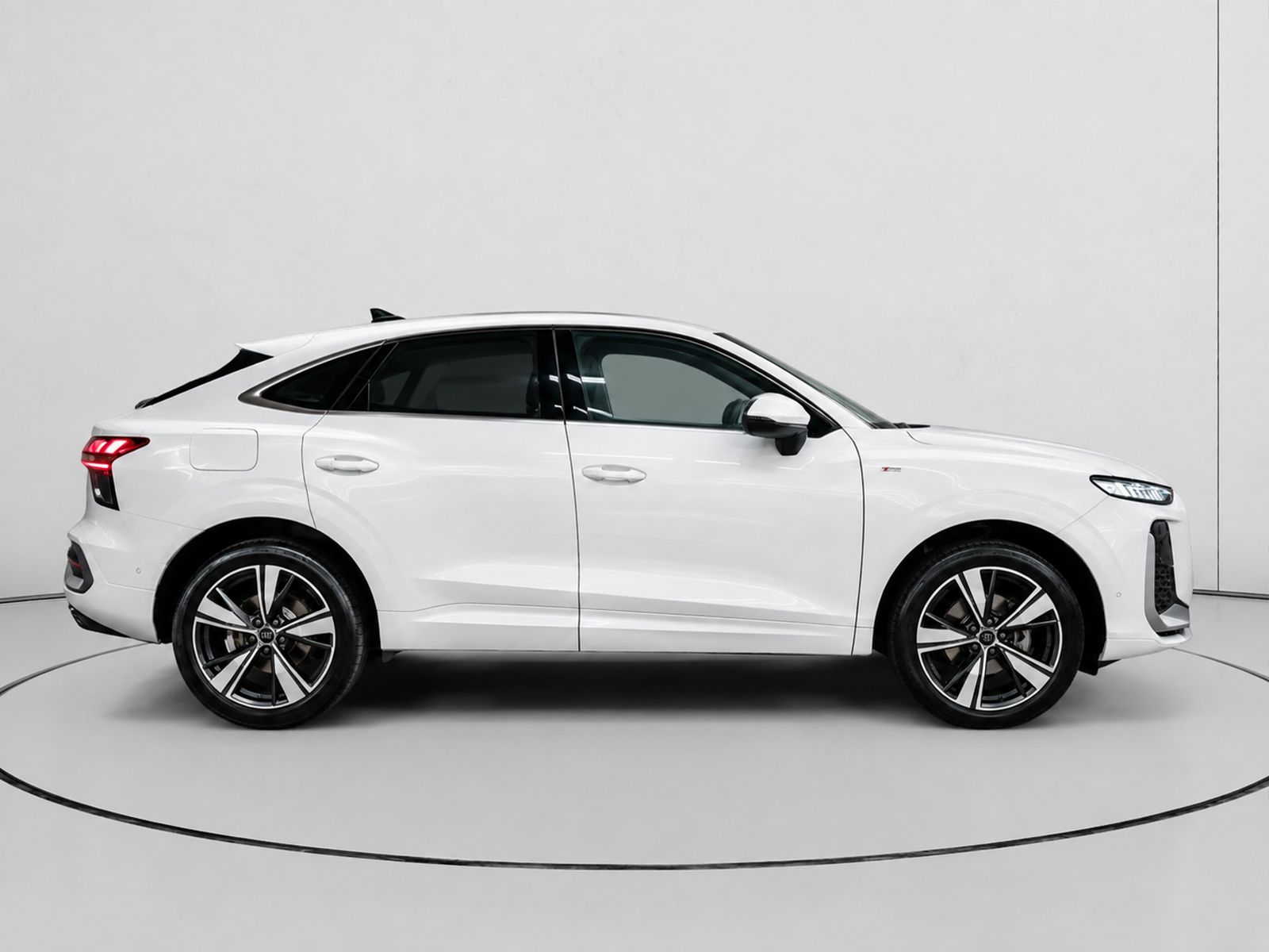 Audi Q3 S line TFSI S tronic - foto 2