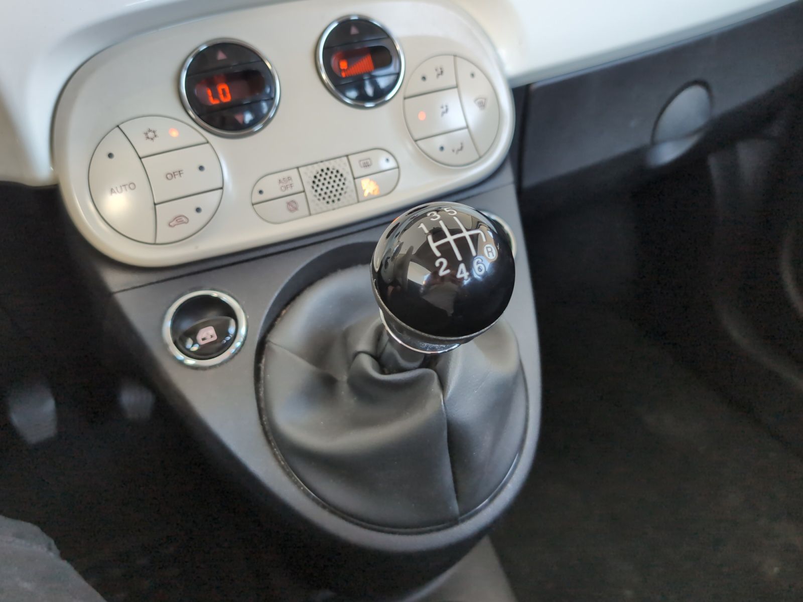 Fiat 500 1.0 Hybrid Club - foto 14
