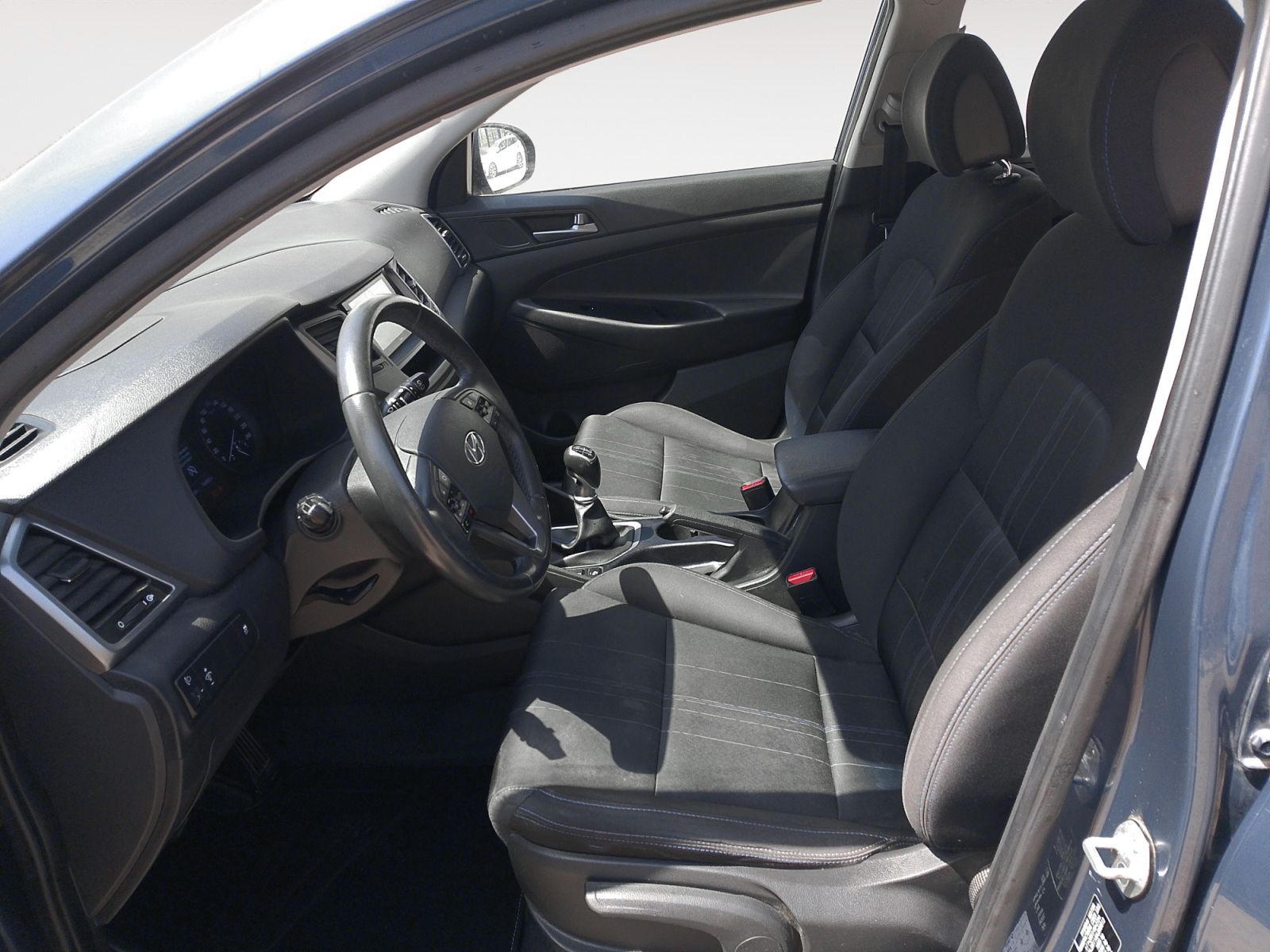 Hyundai Tucson 1.6 GDI BlueDrive Essence 4x2 - foto 11