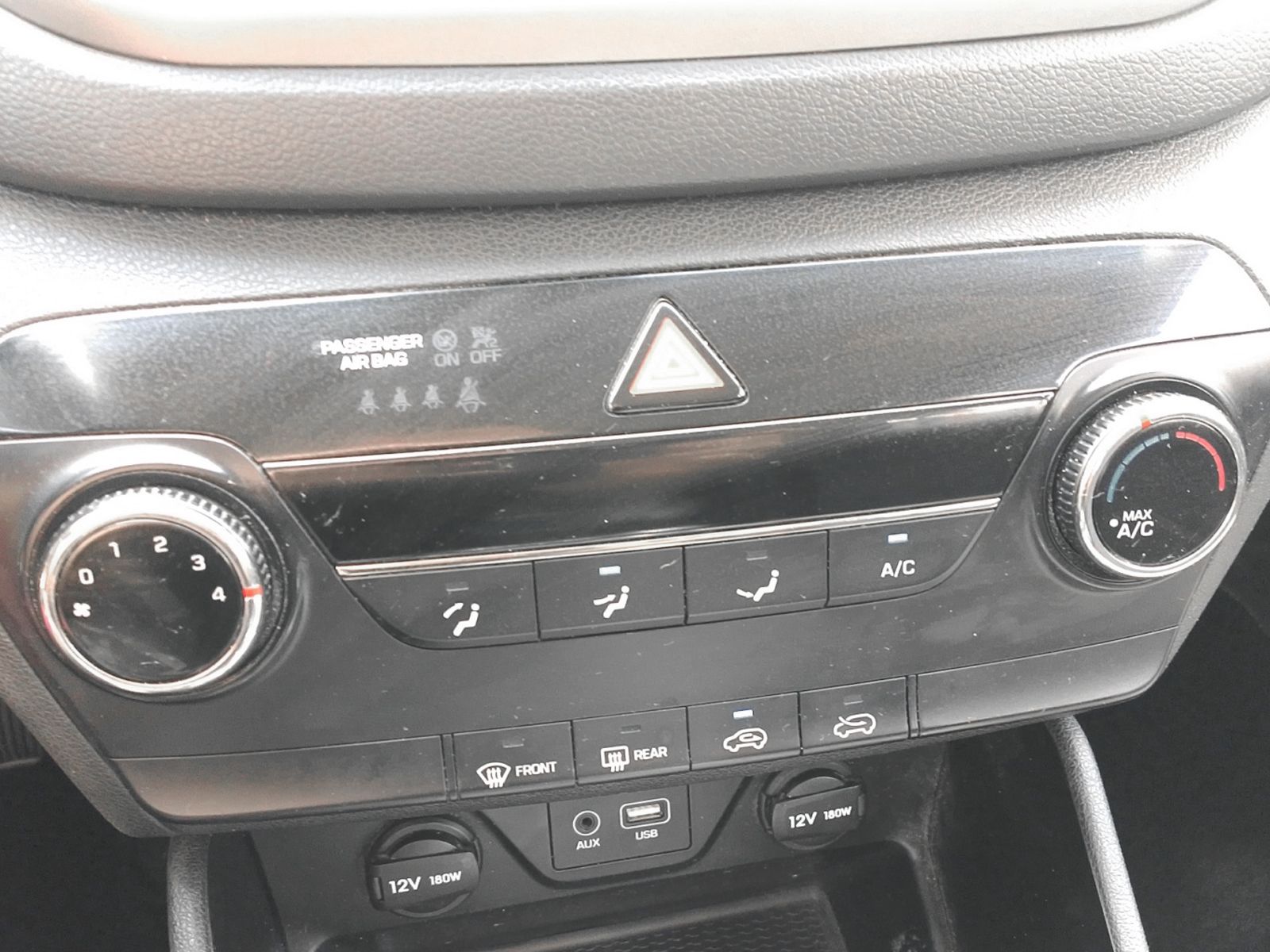 Hyundai Tucson 1.6 GDI BlueDrive Essence 4x2 - foto 20