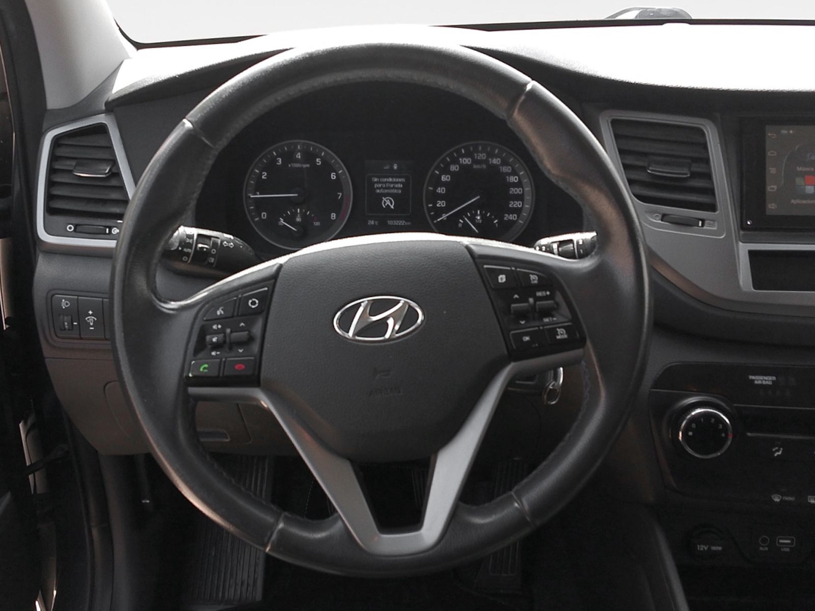 Hyundai Tucson 1.6 GDI BlueDrive Essence 4x2 - foto 10