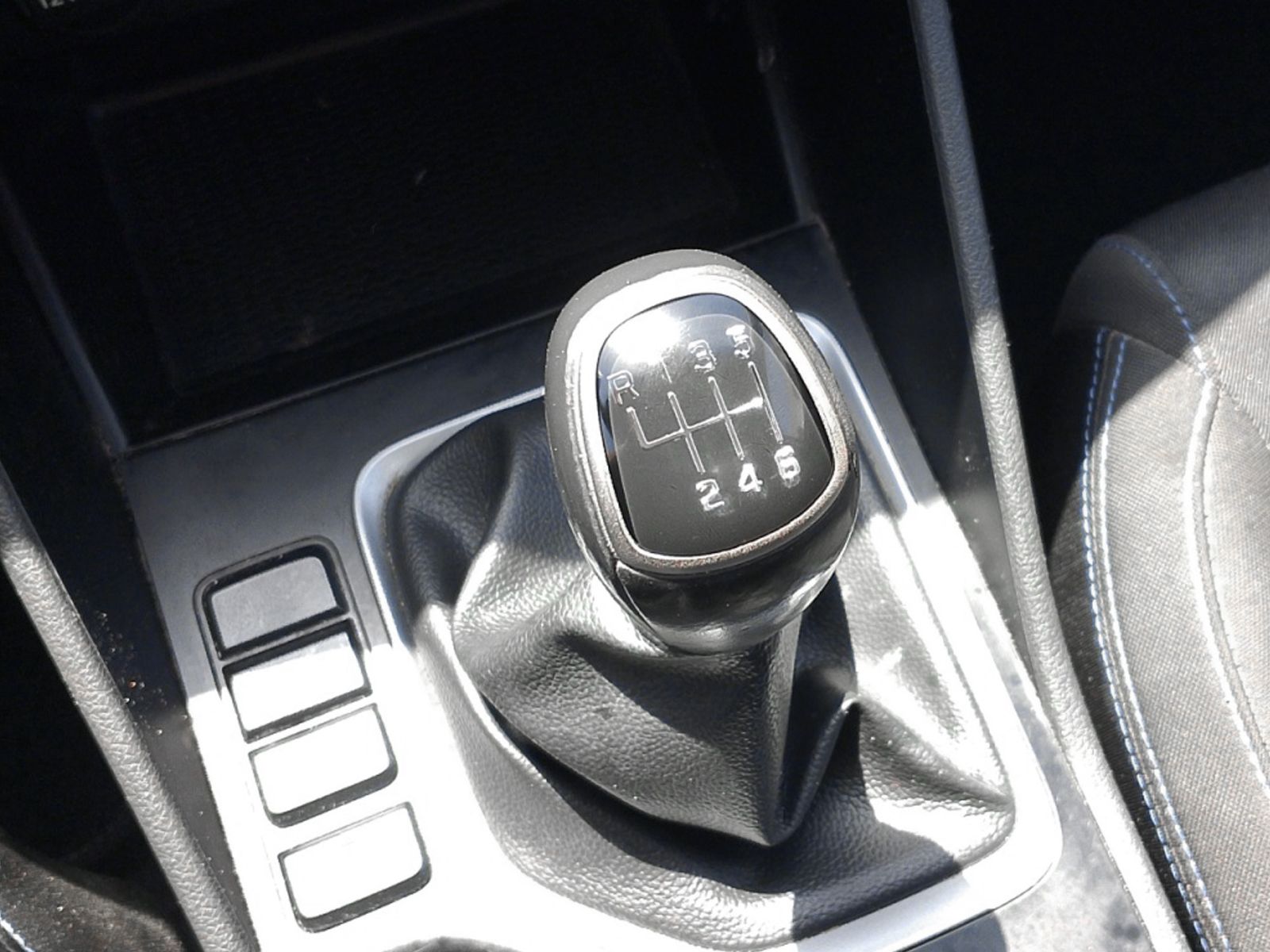 Hyundai Tucson 1.6 GDI BlueDrive Essence 4x2 - foto 15