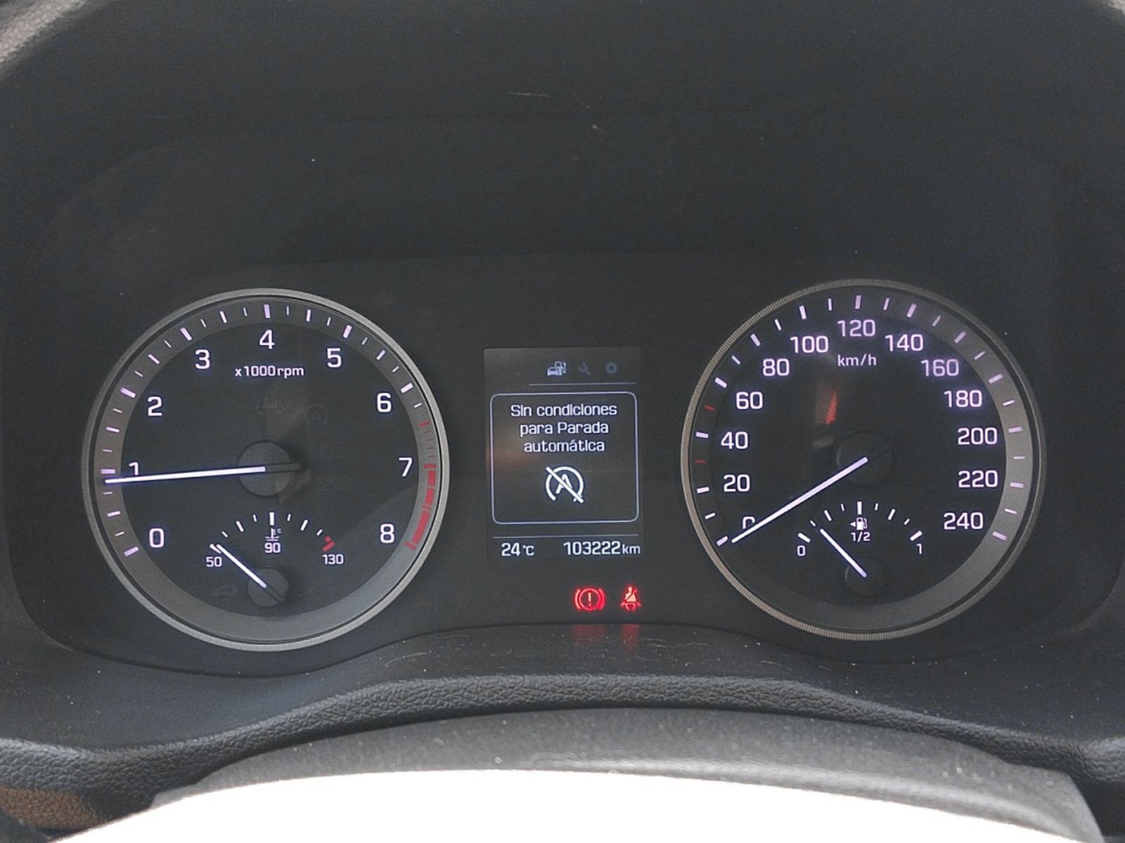 Hyundai Tucson 1.6 GDI BlueDrive Essence 4x2 - foto 16