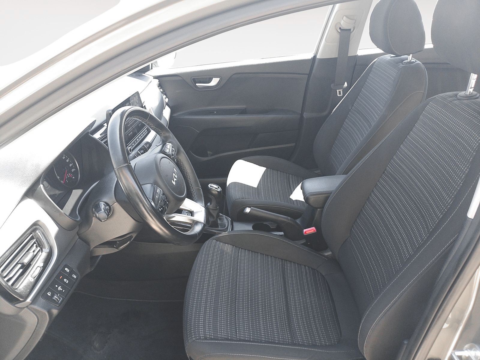 Kia Stonic 1.0 T-GDi MHEV Drive iMT - foto 11