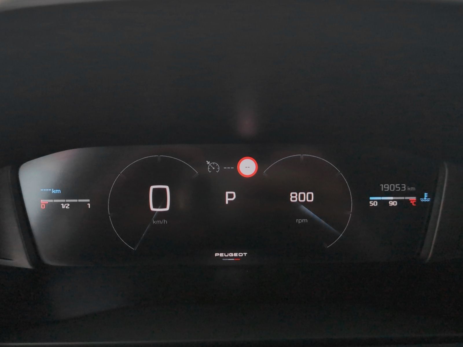 Peugeot 2008 PureTech 130 Allure EAT8 - foto 15
