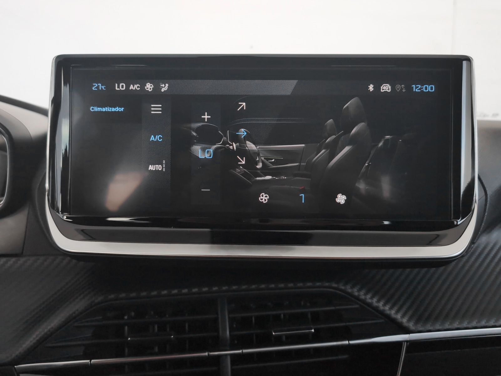 Peugeot 2008 PureTech 130 Allure EAT8 - foto 19