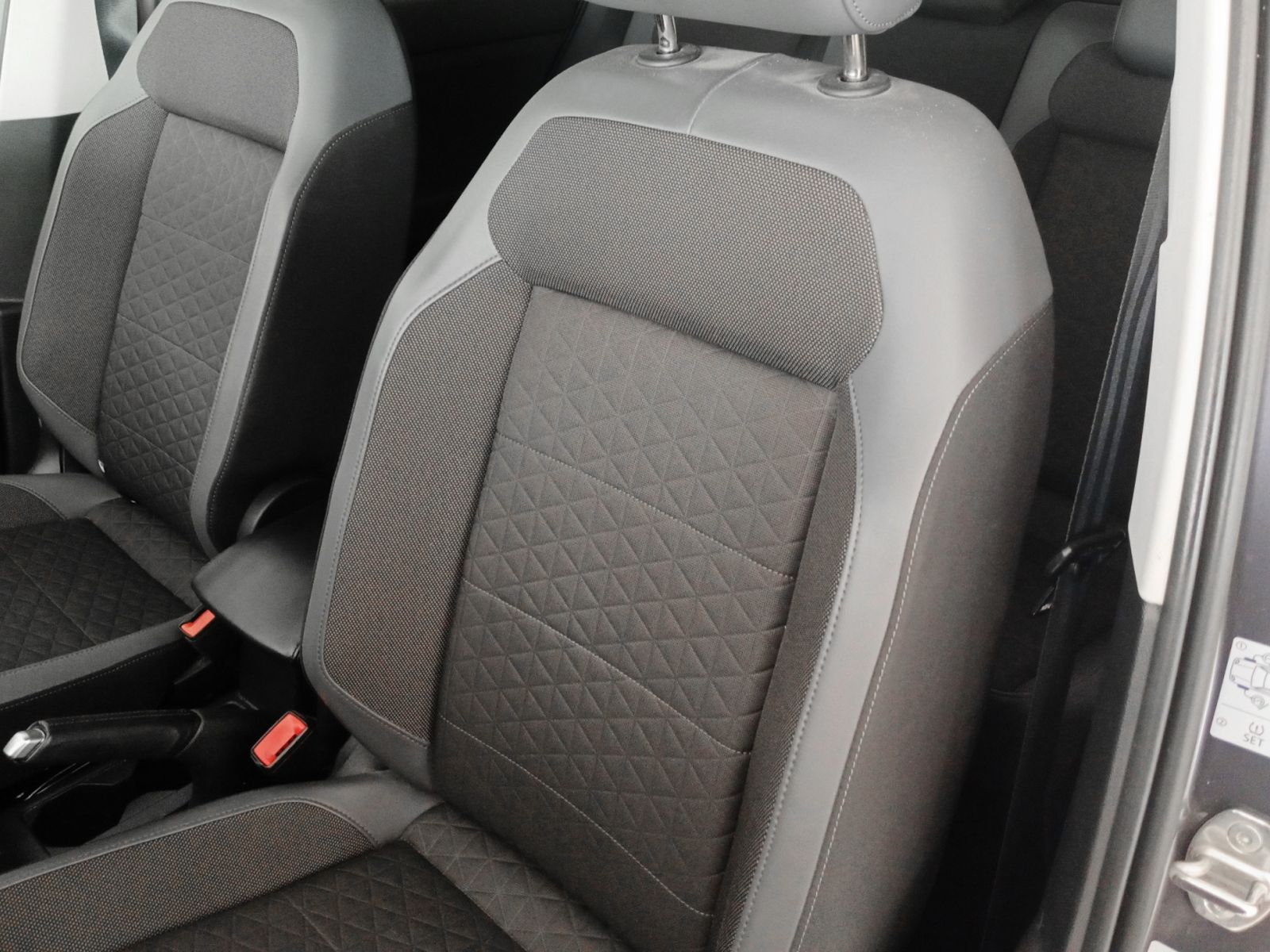 Volkswagen T-Cross Sport 1.0 TSI DSG - foto 23