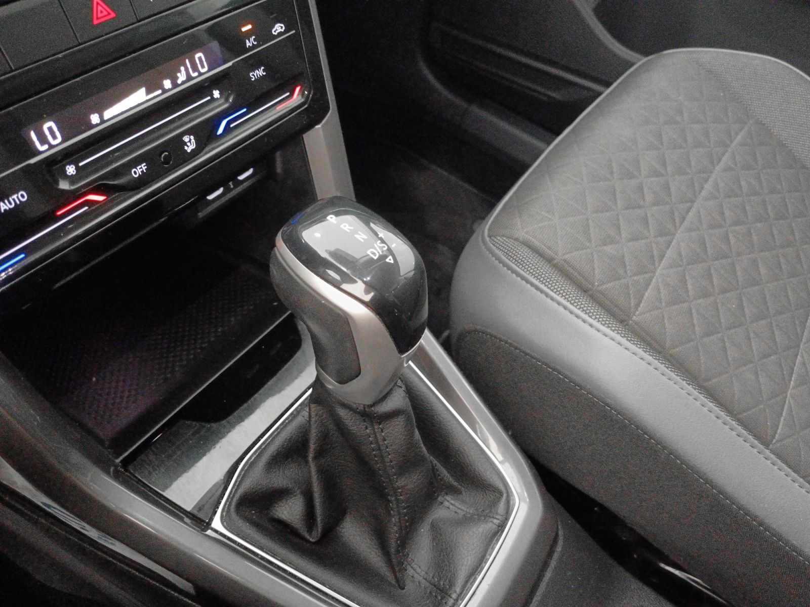 Volkswagen T-Cross Sport 1.0 TSI DSG - foto 15