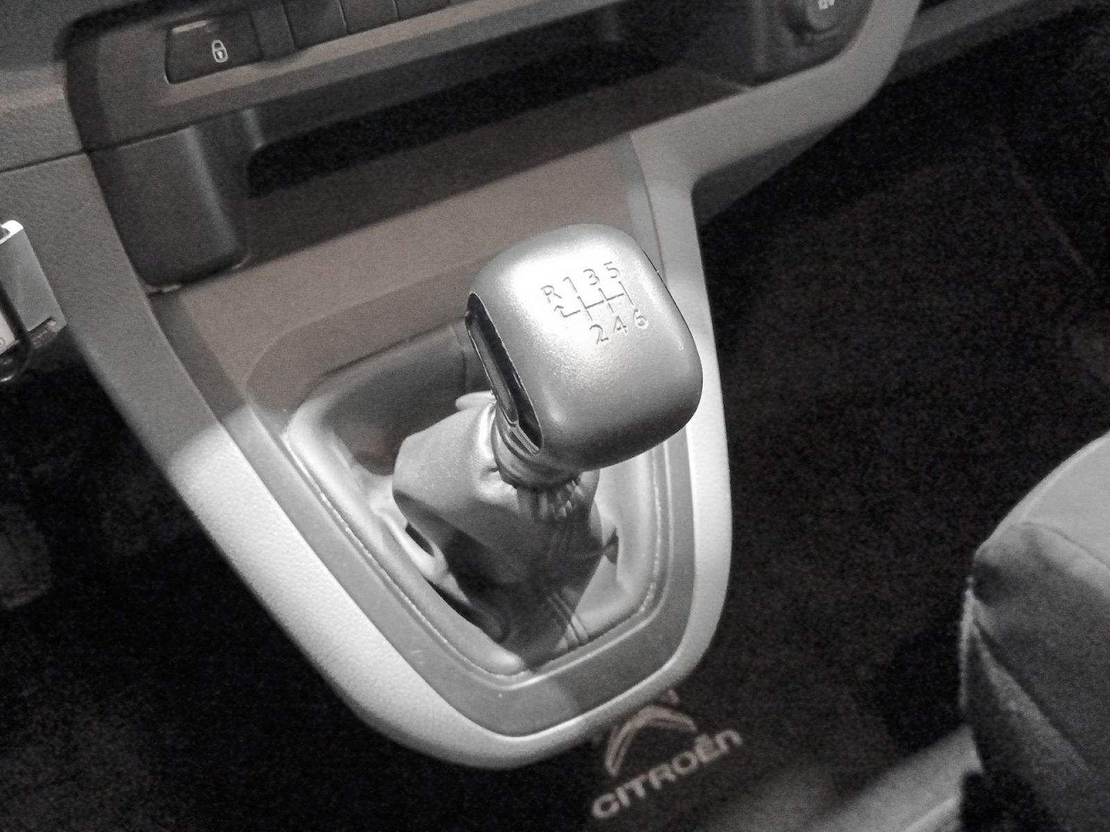 Citroën Jumpy Combi BlueHDi 115 Talla XS Confort - foto 15