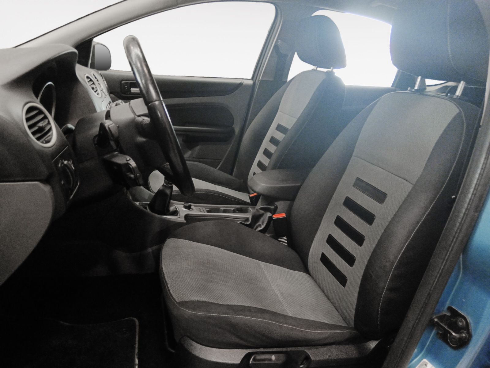 Ford Focus 1.6 TDCi Trend - foto 12