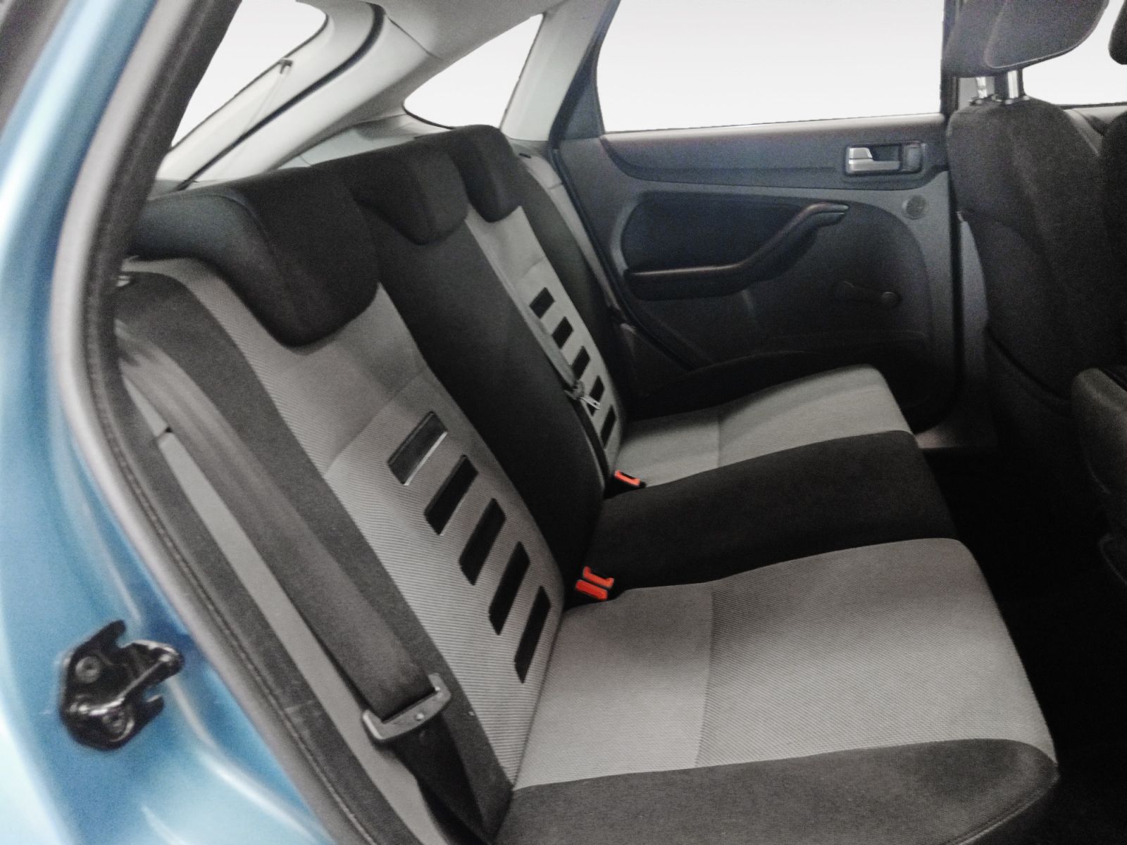 Ford Focus 1.6 TDCi Trend - foto 11
