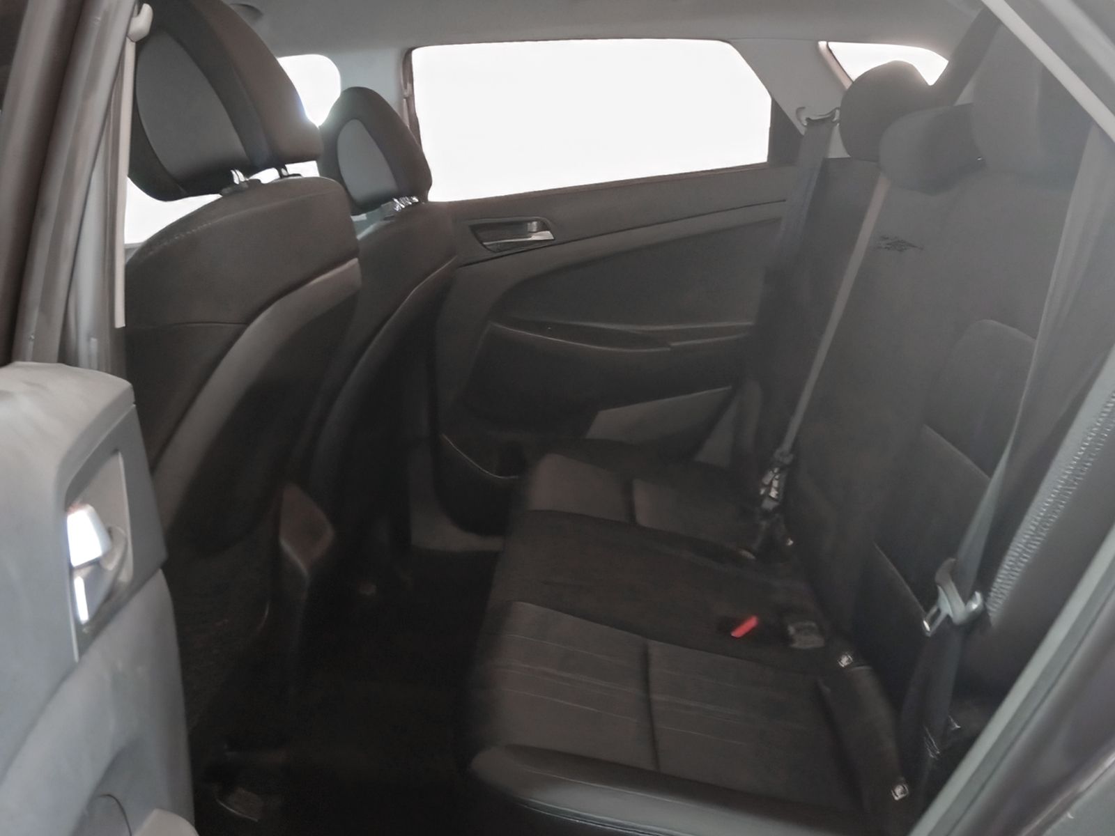 Hyundai Tucson 1.6 GDI BlueDrive Essence 4x2 - foto 12