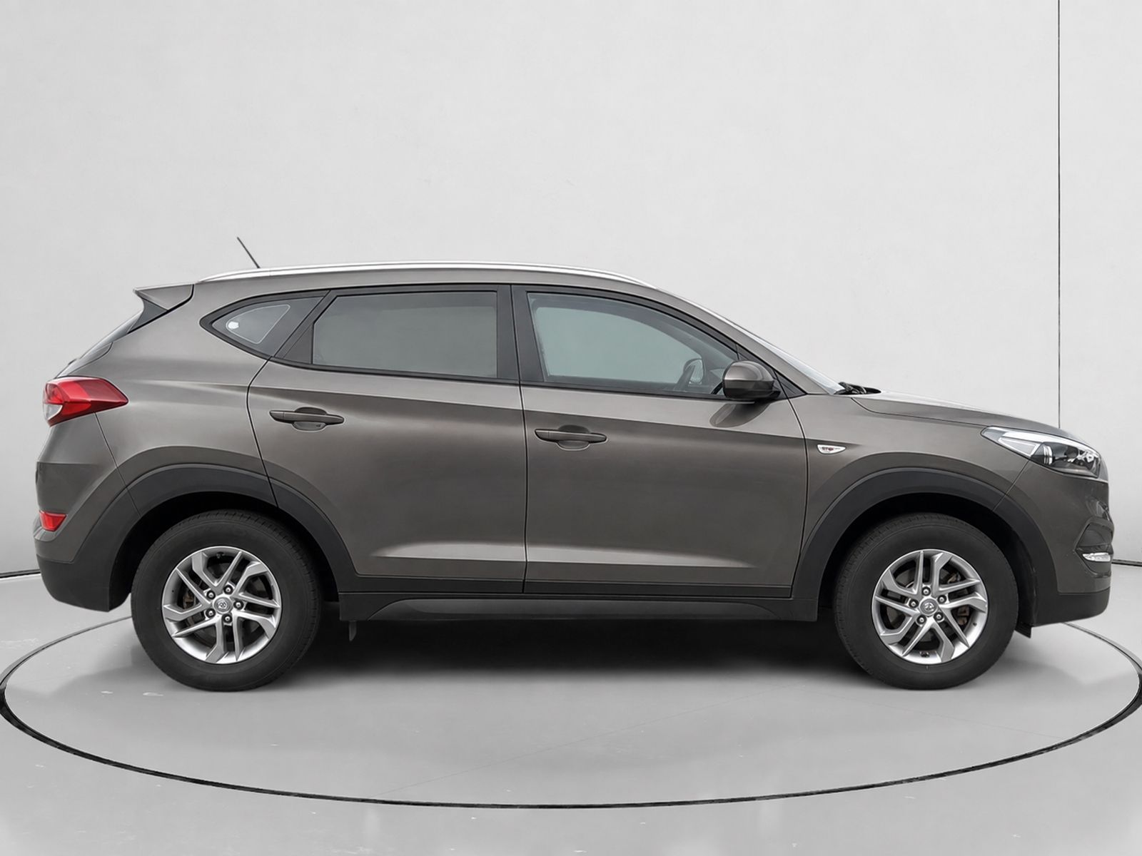 Hyundai Tucson 1.6 GDI BlueDrive Essence 4x2 - foto 2