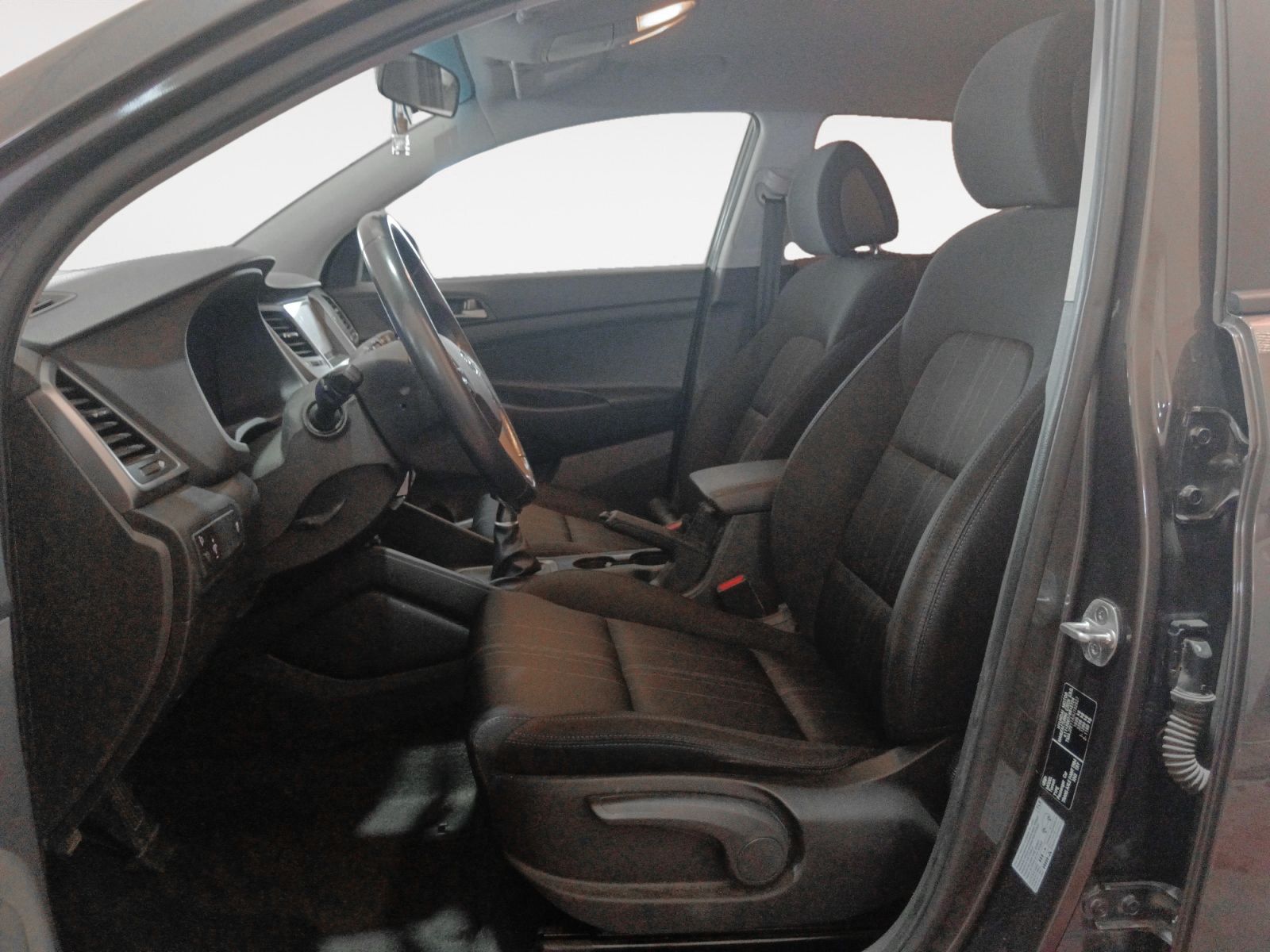 Hyundai Tucson 1.6 GDI BlueDrive Essence 4x2 - foto 11