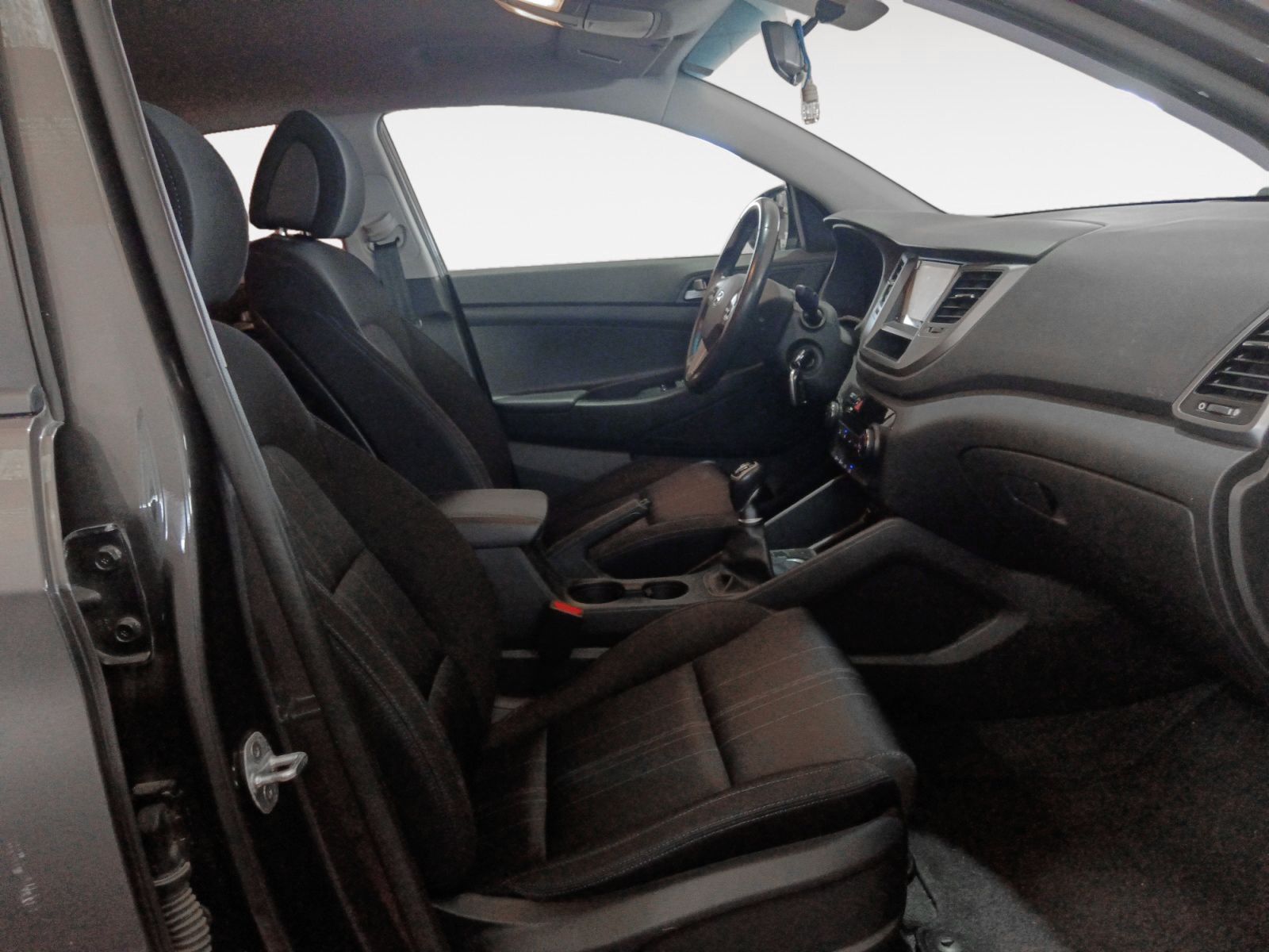 Hyundai Tucson 1.6 GDI BlueDrive Essence 4x2 - foto 13