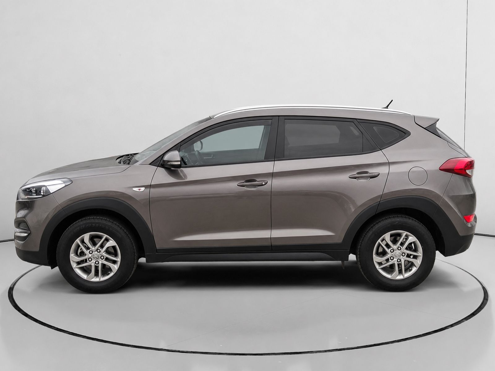 Hyundai Tucson 1.6 GDI BlueDrive Essence 4x2 - foto 6