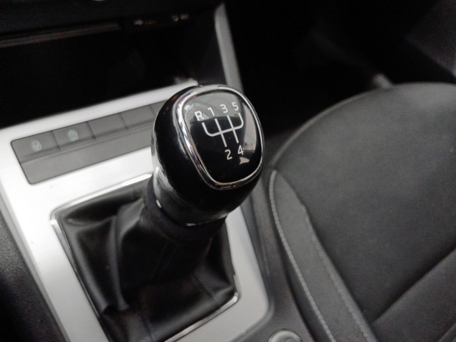 Škoda Octavia 1.6 TDI Ambition - foto 15