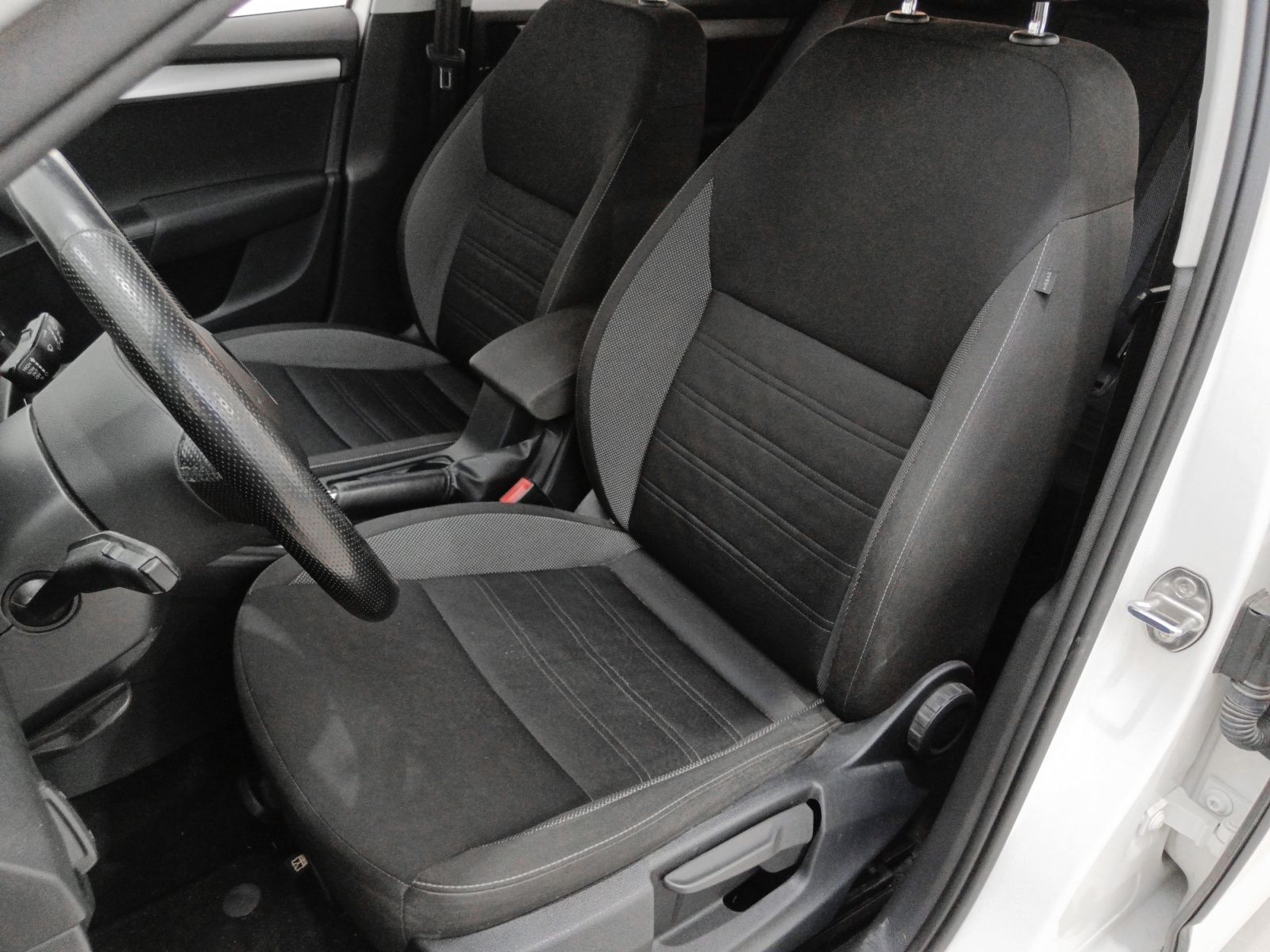 Škoda Octavia 1.6 TDI Ambition - foto 23