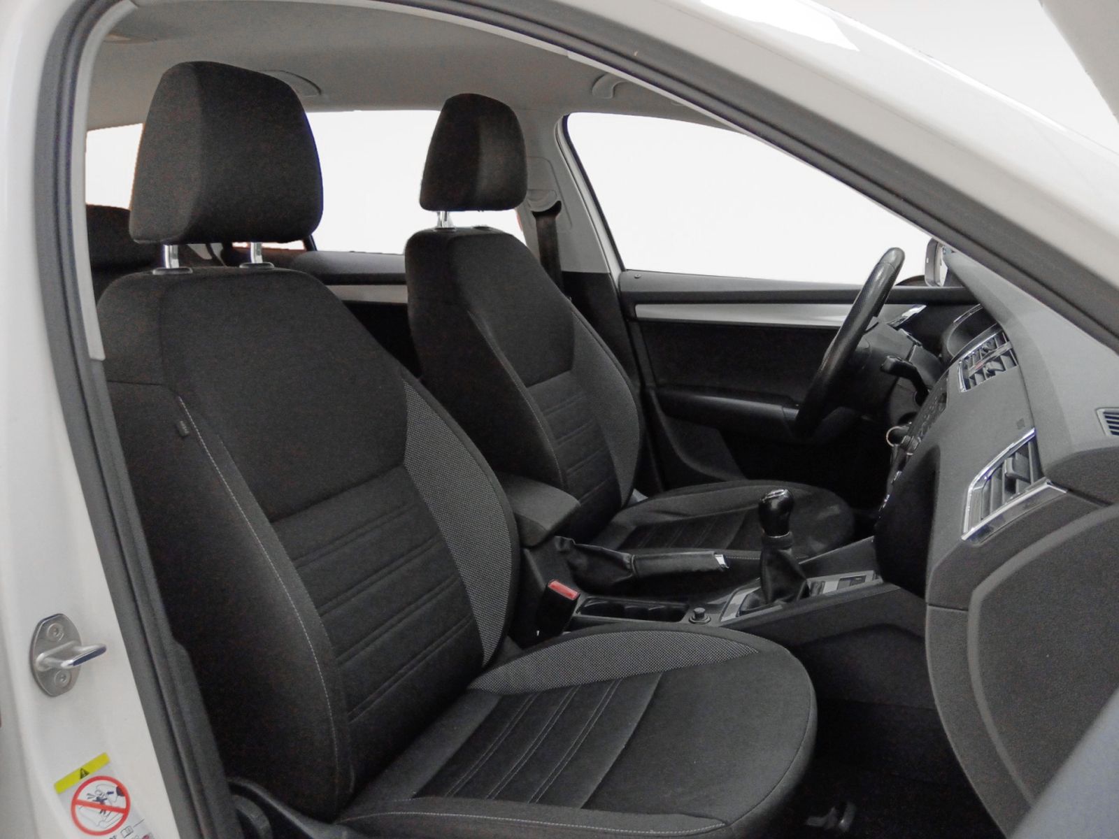 Škoda Octavia 1.6 TDI Ambition - foto 13