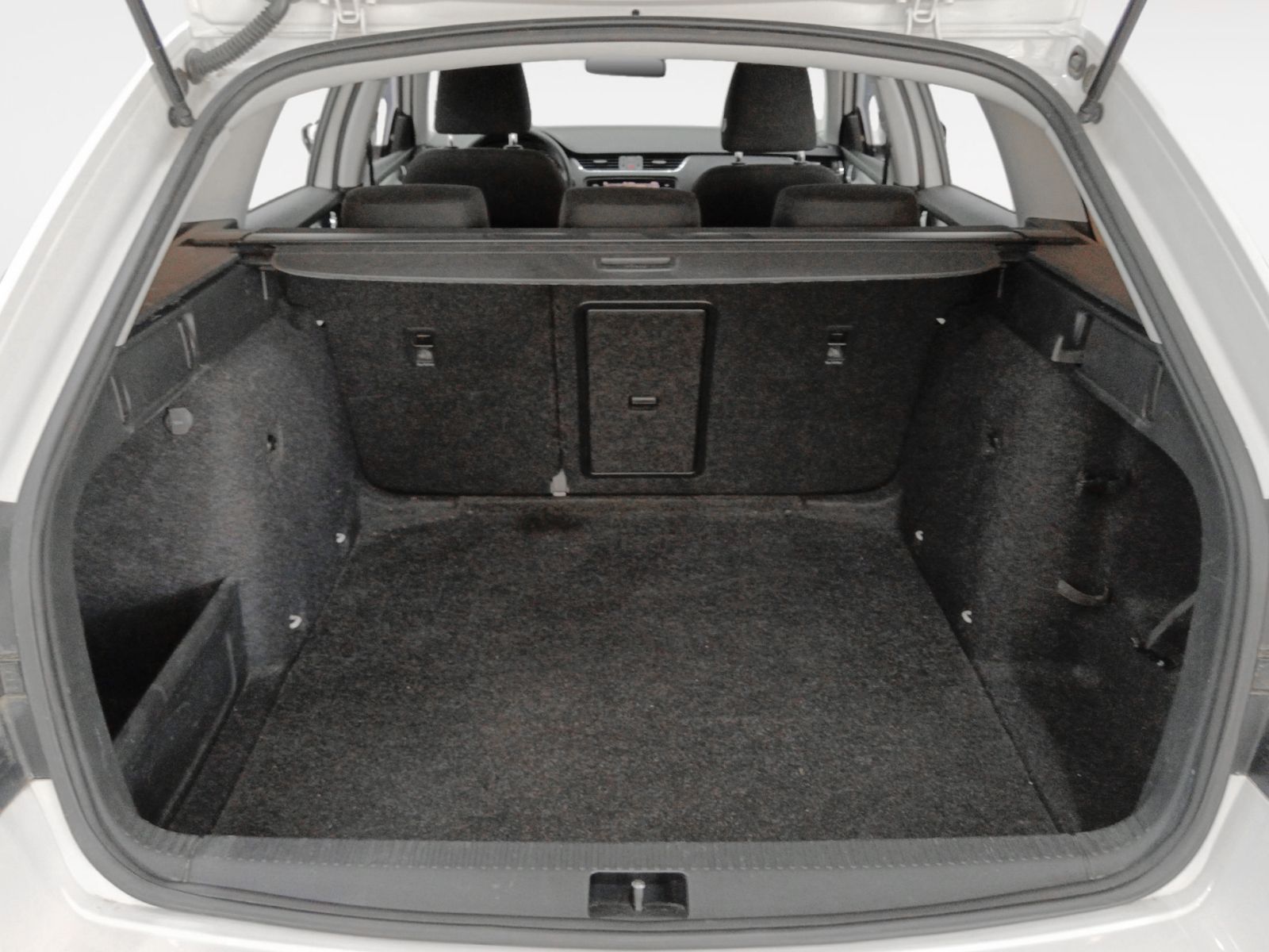 Škoda Octavia 1.6 TDI Ambition - foto 14