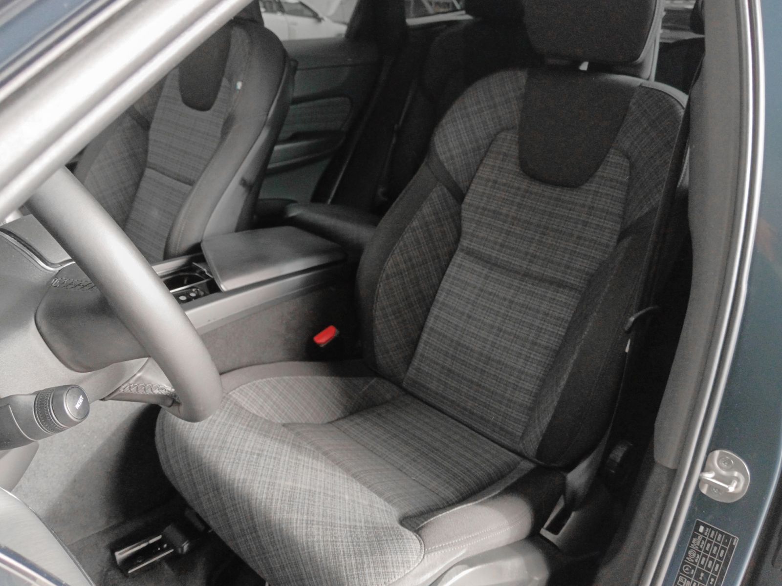 Volvo XC60 B4 D Core - foto 25