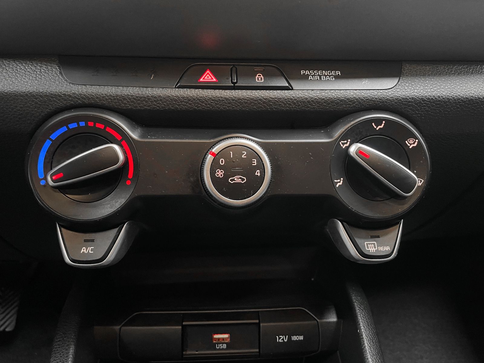 Kia Stonic 1.0 T-GDi MHEV iMT Concept - foto 19