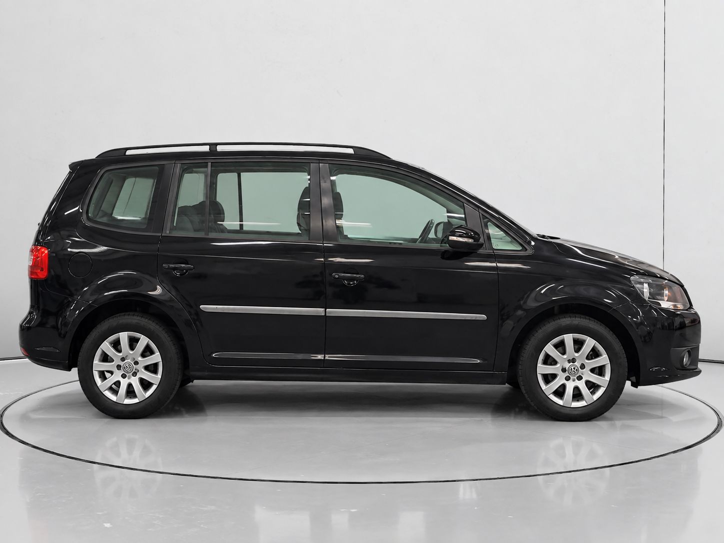Volkswagen Touran Edition 1.6 TDI BMT - foto 2