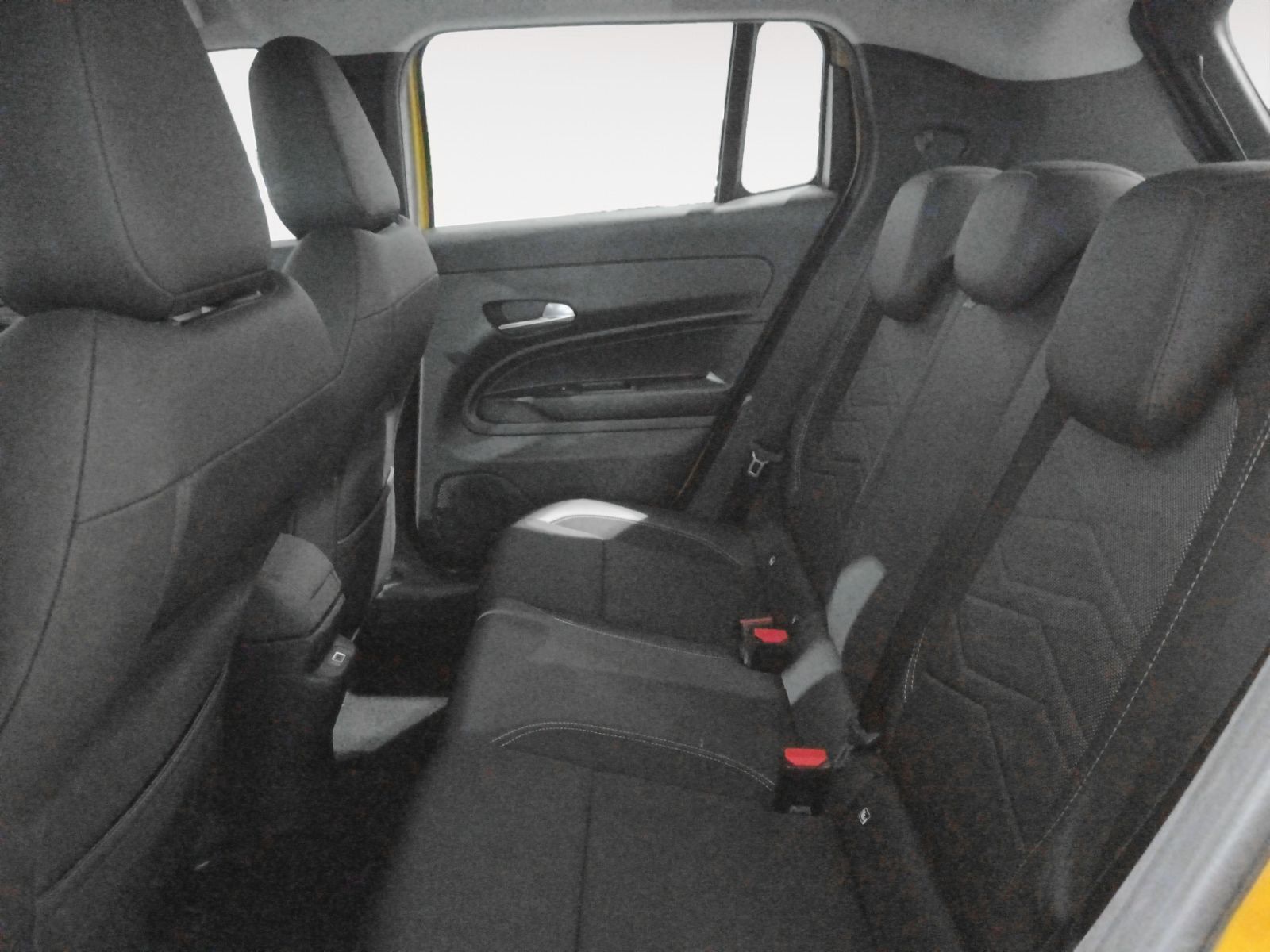 Jeep Avenger 1.2 G Altitude - foto 11
