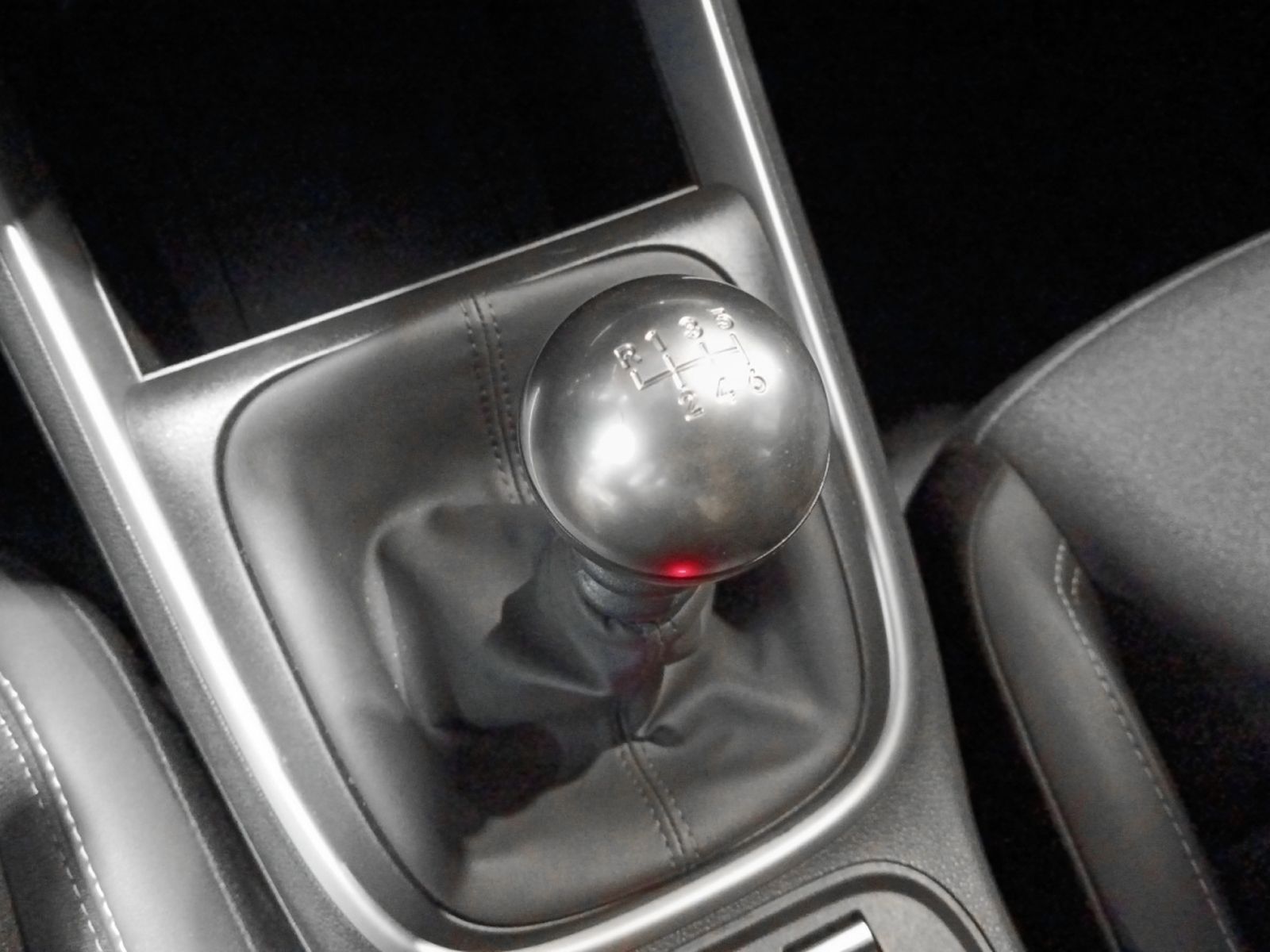 Jeep Avenger 1.2 G Altitude - foto 14