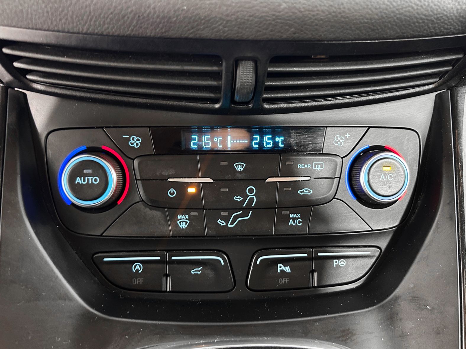 Ford Kuga 1.5 EcoBoost ST-Line Limited Edition 4x2 - foto 21