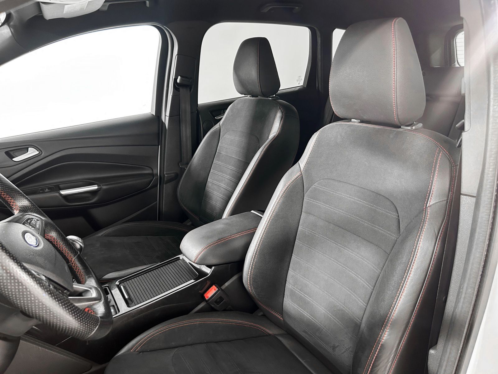 Ford Kuga 1.5 EcoBoost ST-Line Limited Edition 4x2 - foto 22