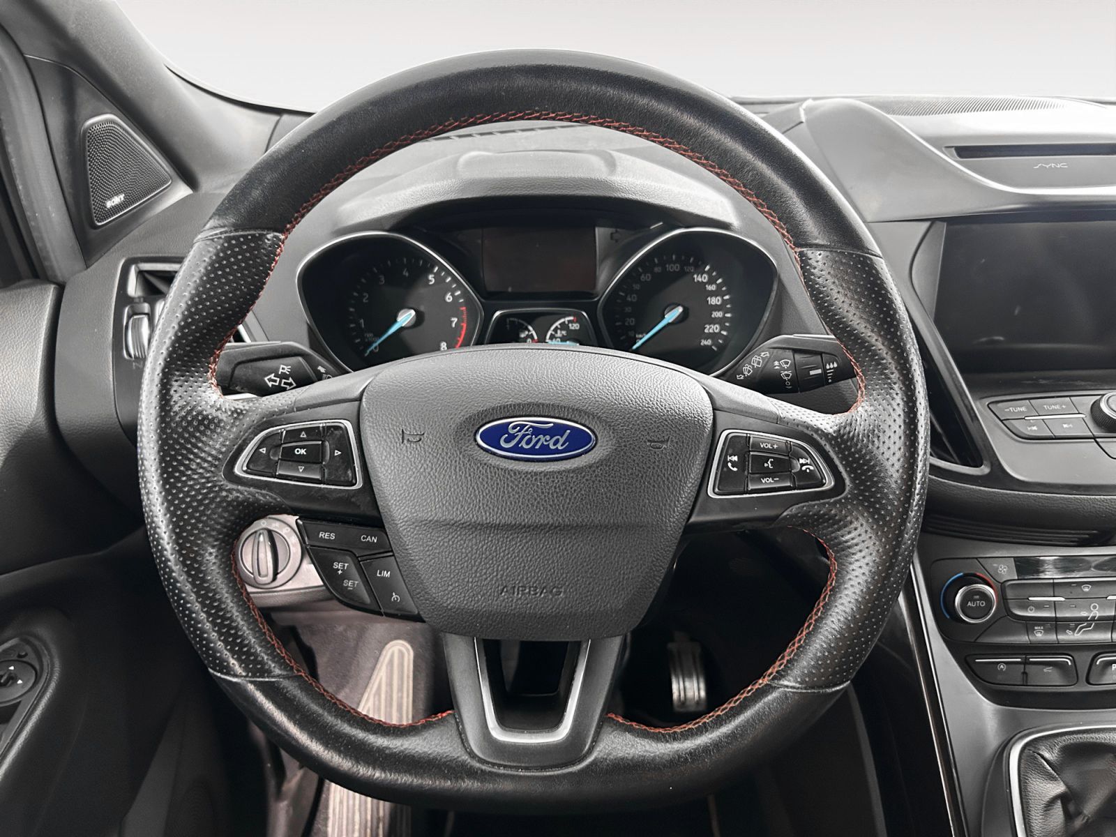 Ford Kuga 1.5 EcoBoost ST-Line Limited Edition 4x2 - foto 10