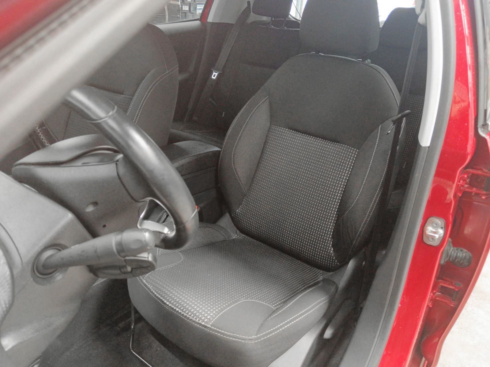 Peugeot 208 PureTech 82 Tech Edition - foto 24