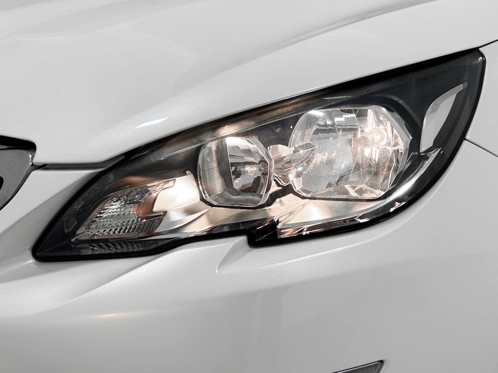 Peugeot 308 BlueHDi 120 Style - foto 24