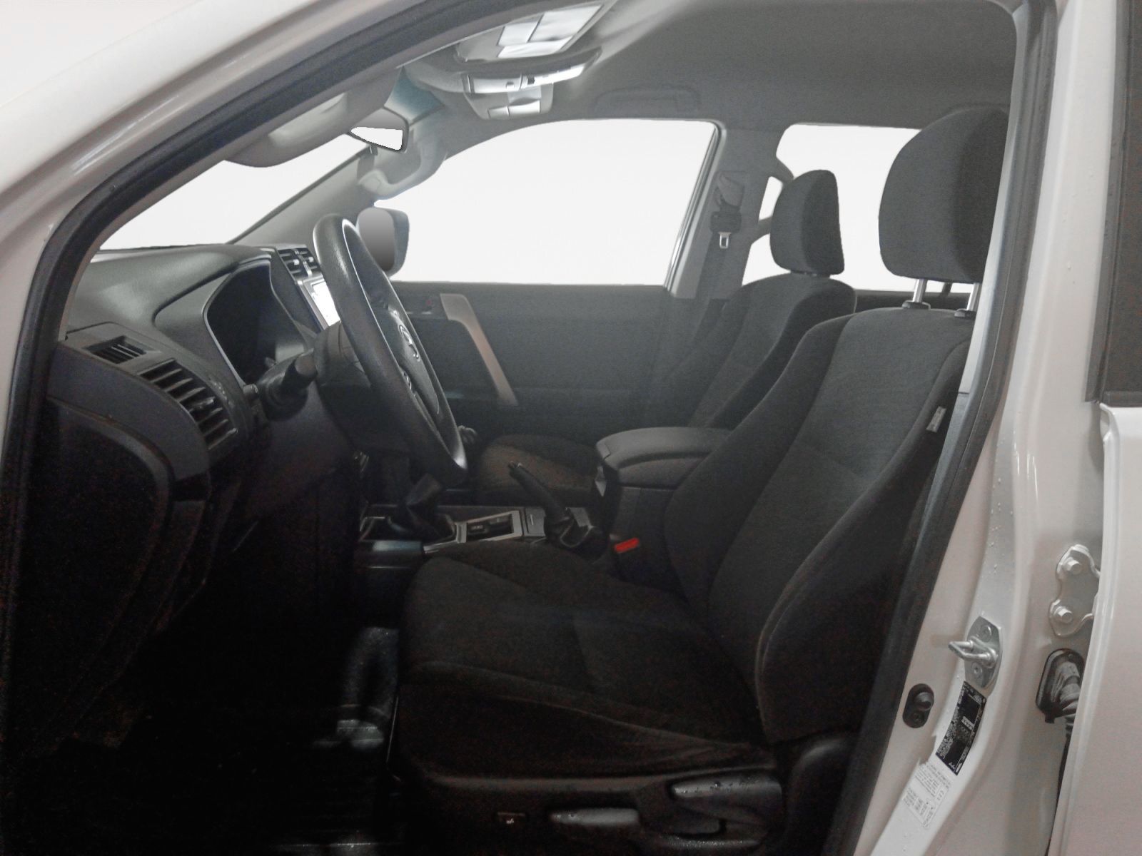 Toyota Land Cruiser 2.8 D-4D GX - foto 11