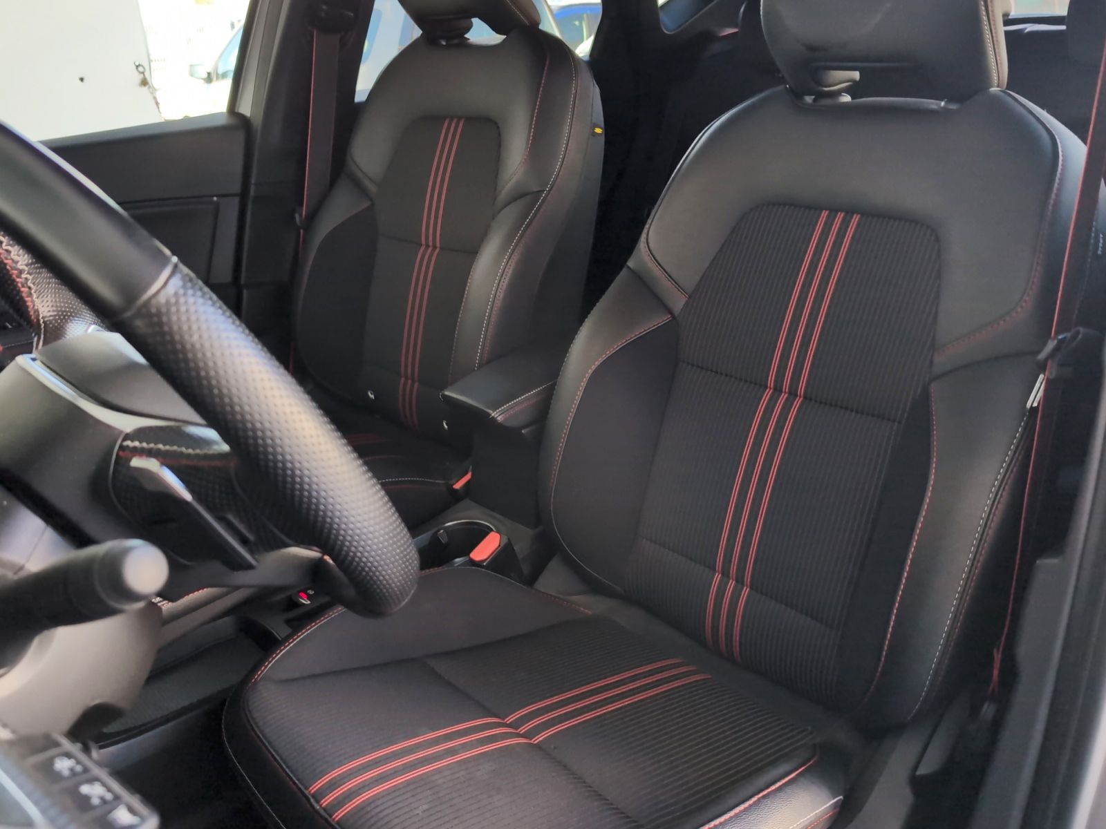 Renault Captur Techno TCe GPF EDC - foto 21